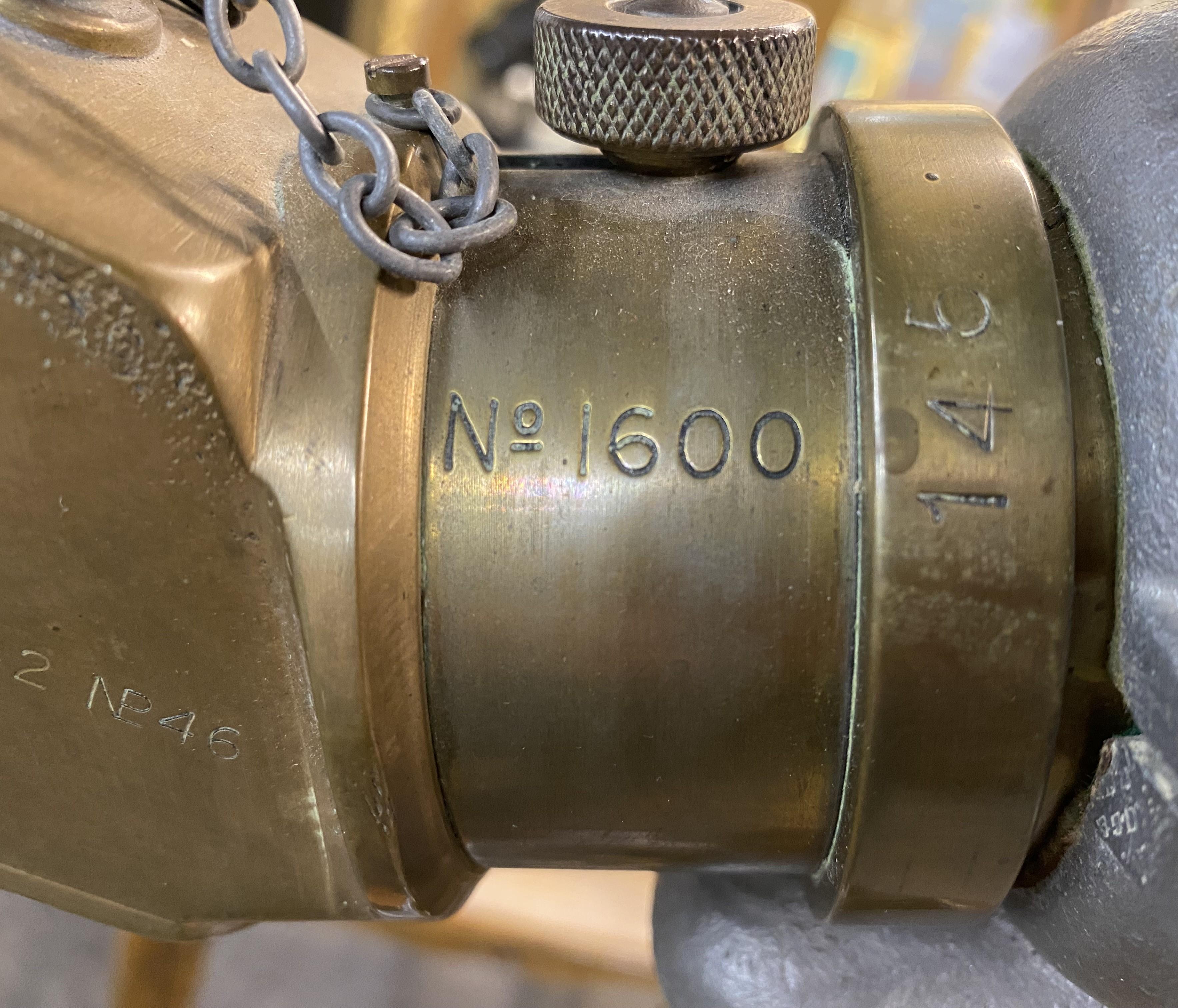 W. Ottway & Co Ltd Brass Power 7 Telescope on Wooden Tripod Stand en vente 6