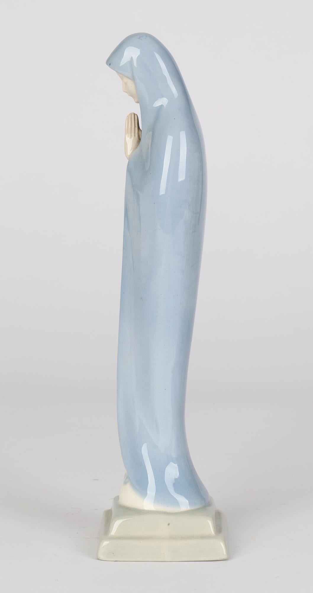 W R Midwinter, Burslem Mid-Century Ceramic Figure of the Virgin Mary In Good Condition In Bishop's Stortford, Hertfordshire