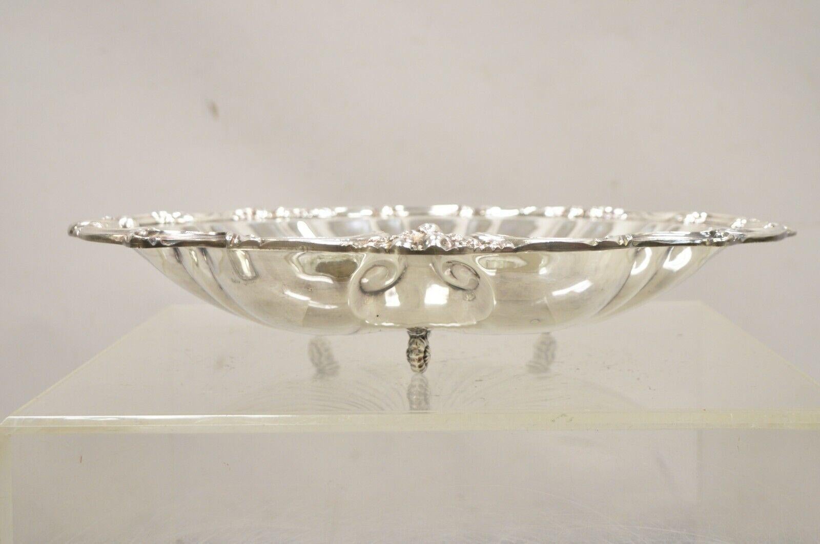 W & SB English Regency Style Silver Plated Large Scallop Clam Shell Serving Dish For Sale 7