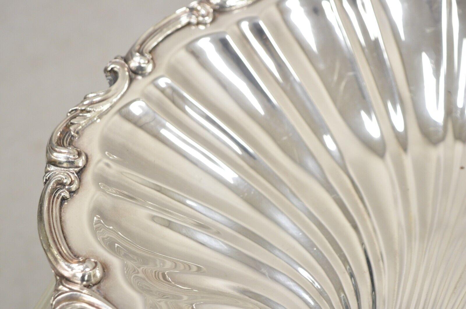 W & SB English Regency Style Silver Plated Large Scallop Clam Shell Serving Dish For Sale 4