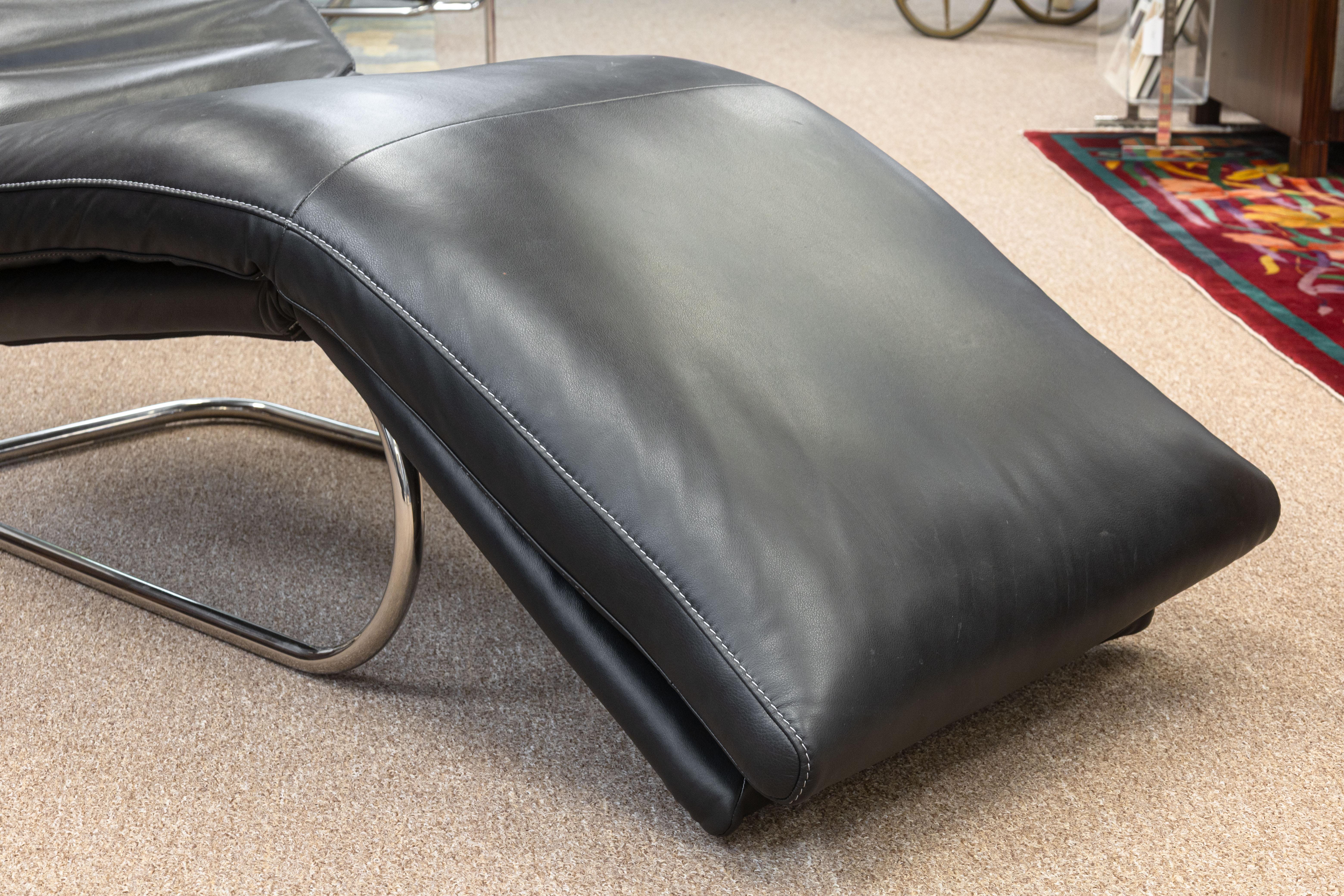 German W. Schillig Daily Dreams Black Leather & Chrome Cantilever Chaise Lounge Chair For Sale