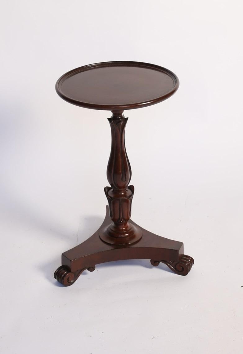 Fine William 1V Period Mahogany Carved Lamp Table
Circular dish Shaped top, 34cm diameter
Pedestal with Tulip carved detail
Triform shaped platform base,
3 Carved Scroll shaped feet
Recently Polished