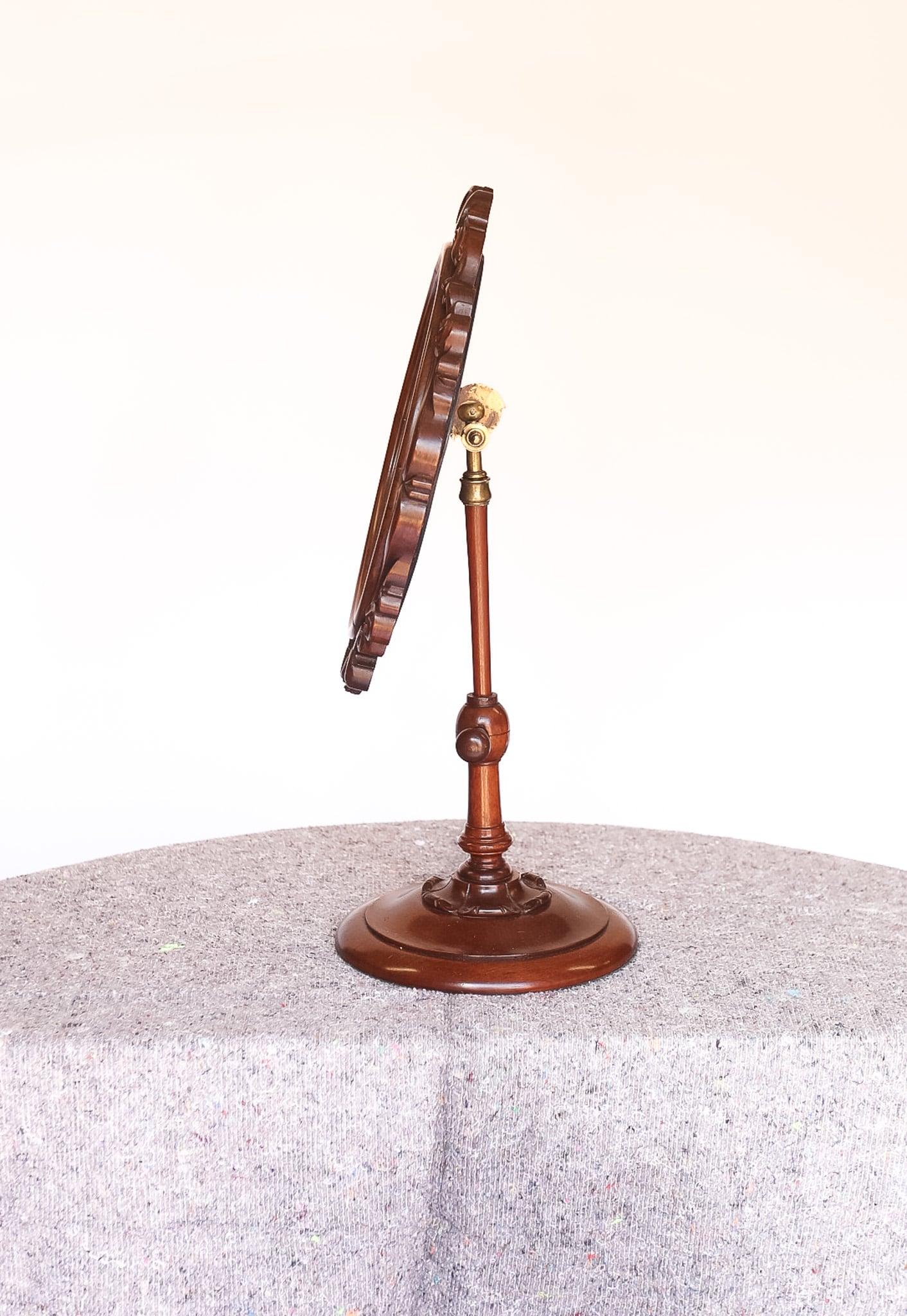 Britannico Specchio da toilette circolare regolabile d'epoca W1v in mogano in vendita