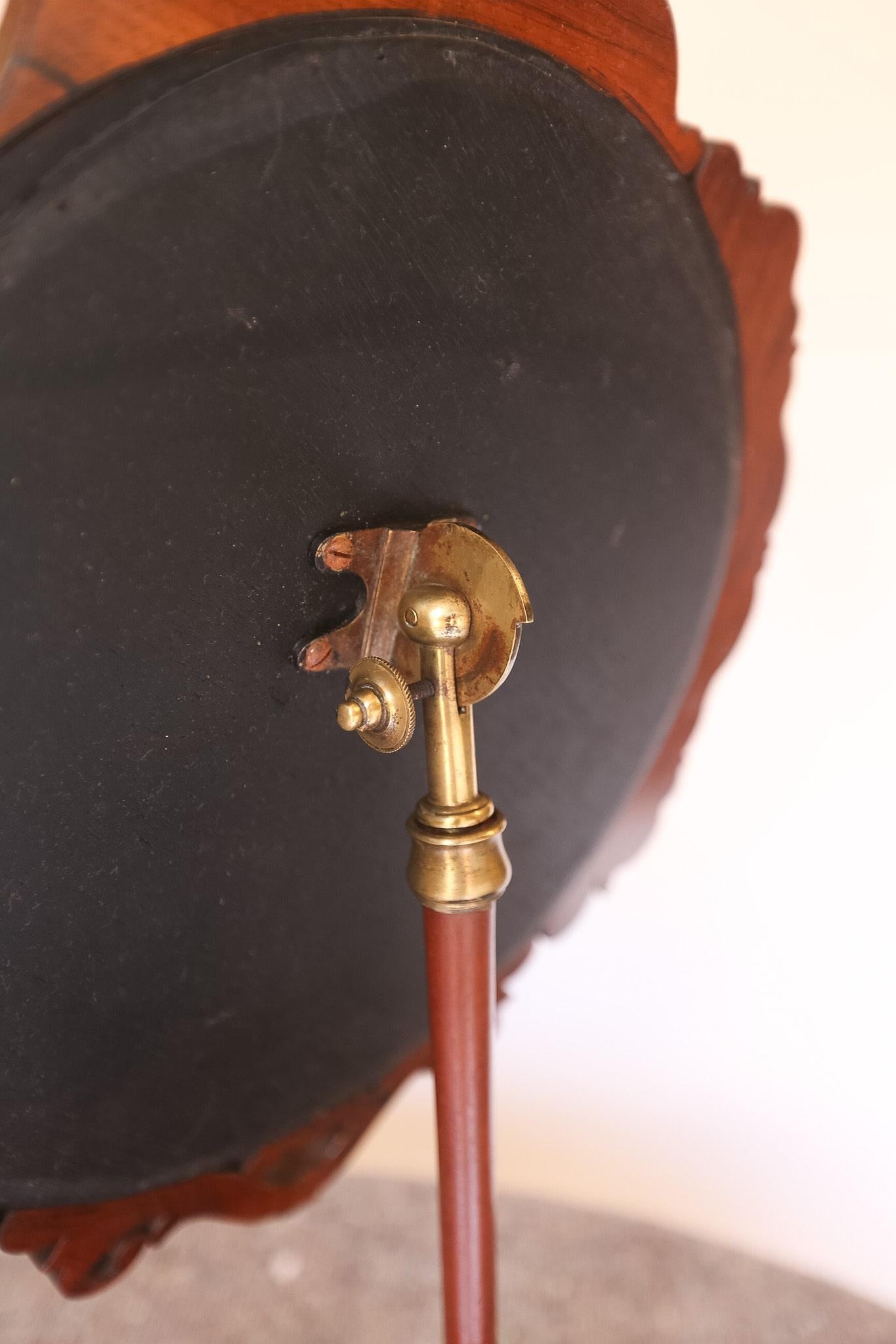 Lucidato Specchio da toilette circolare regolabile d'epoca W1v in mogano in vendita