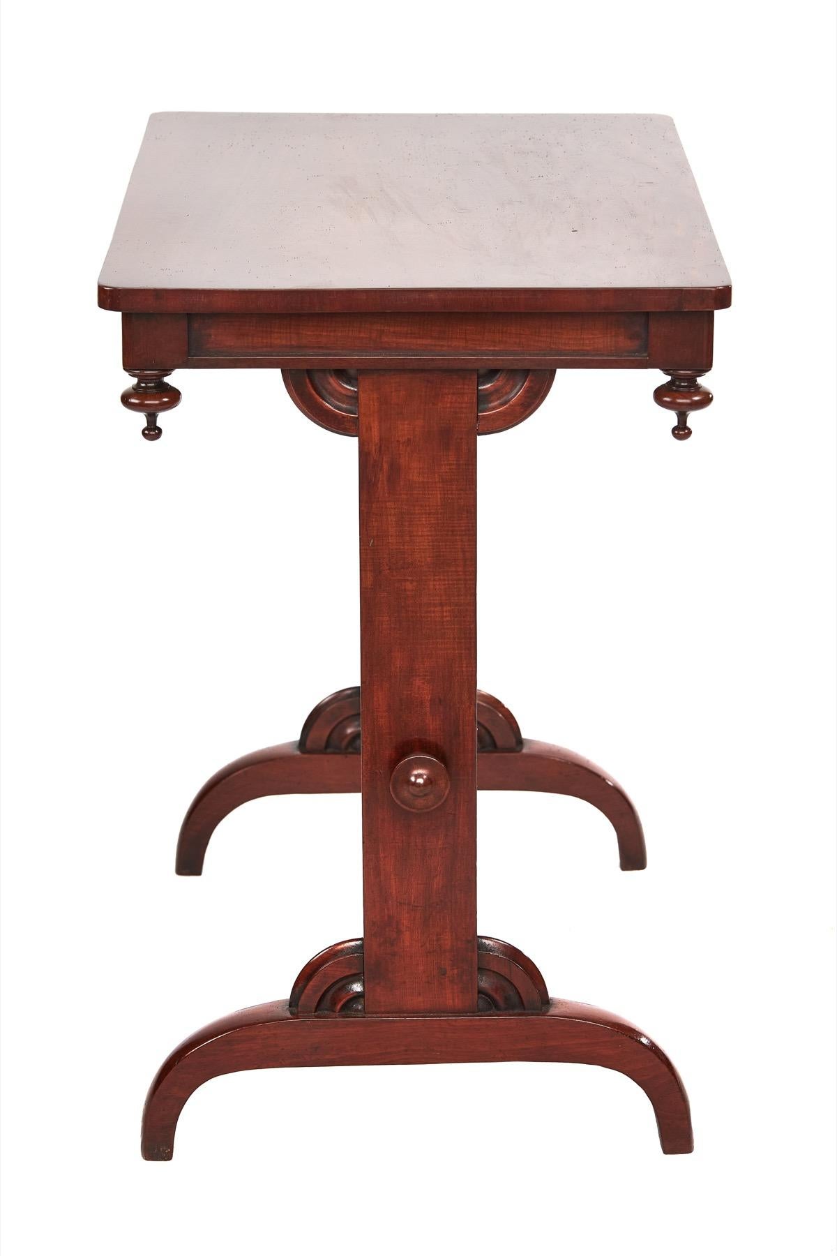 British W1V Period Mahogany End Support Table For Sale