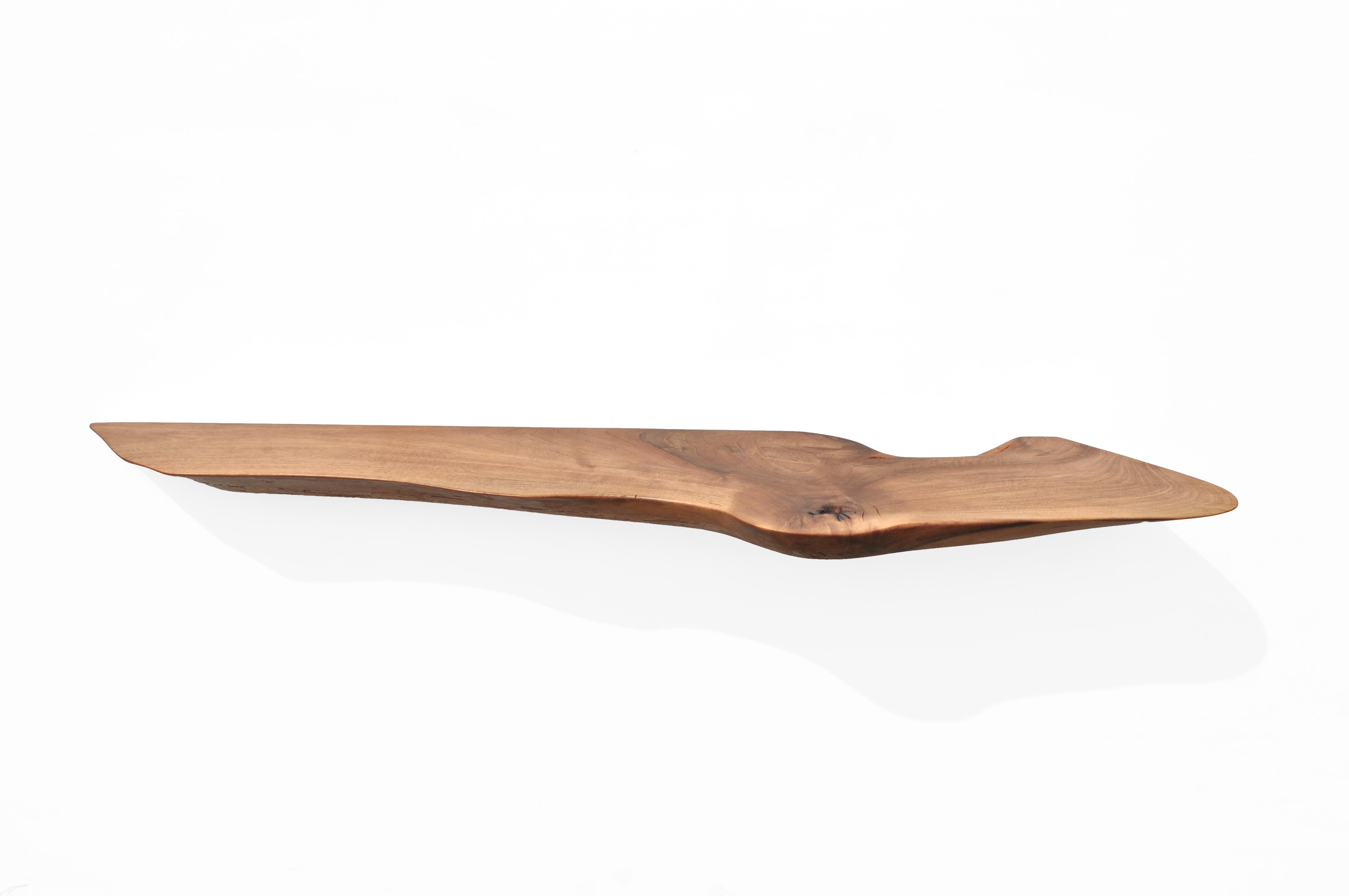 W2393 Estantería colgante de pared en madera de nogal by Jörg Pietschmann Nogal en venta