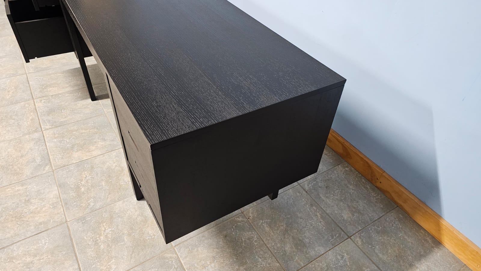 W80 Scrivania nera Pecs disegnata da Marcel Breuer per Simon by Cassina 5