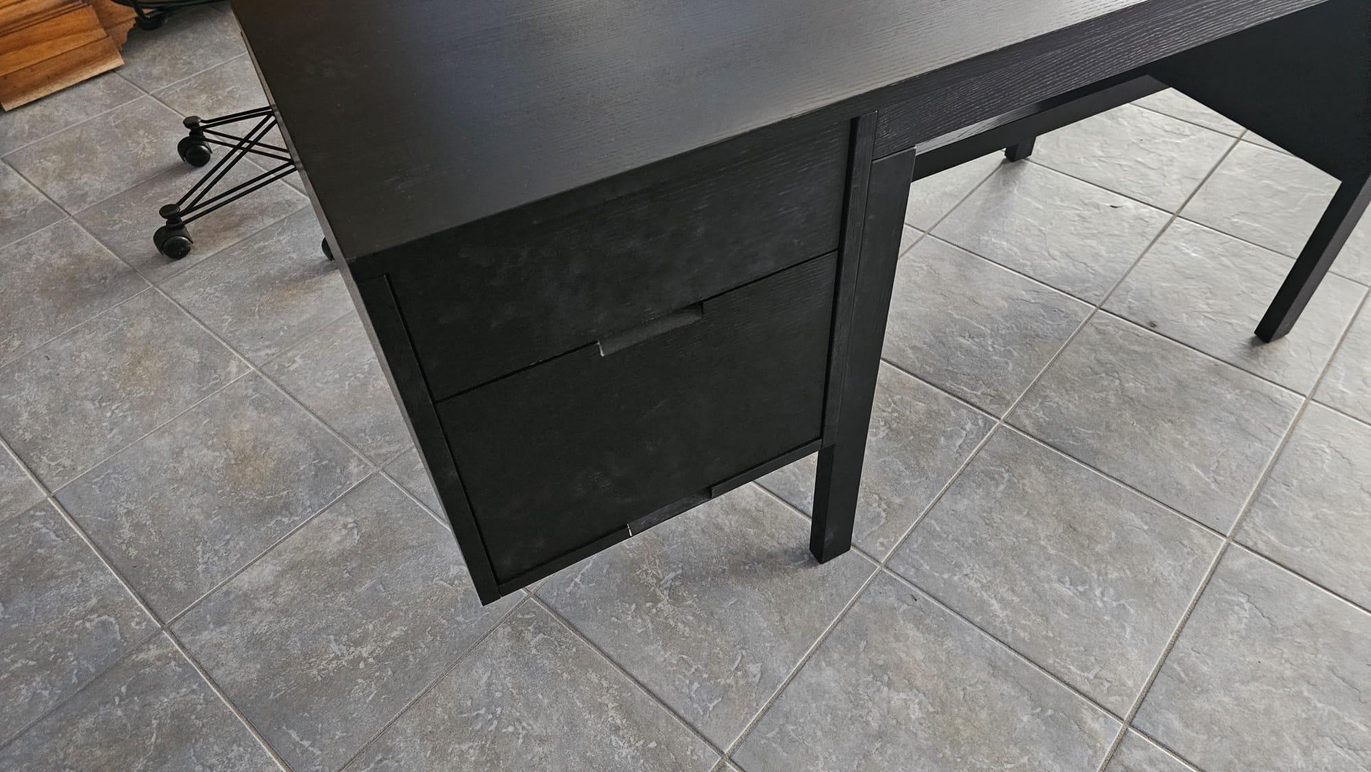 W80 Scrivania nera Pecs disegnata da Marcel Breuer per Simon by Cassina 8
