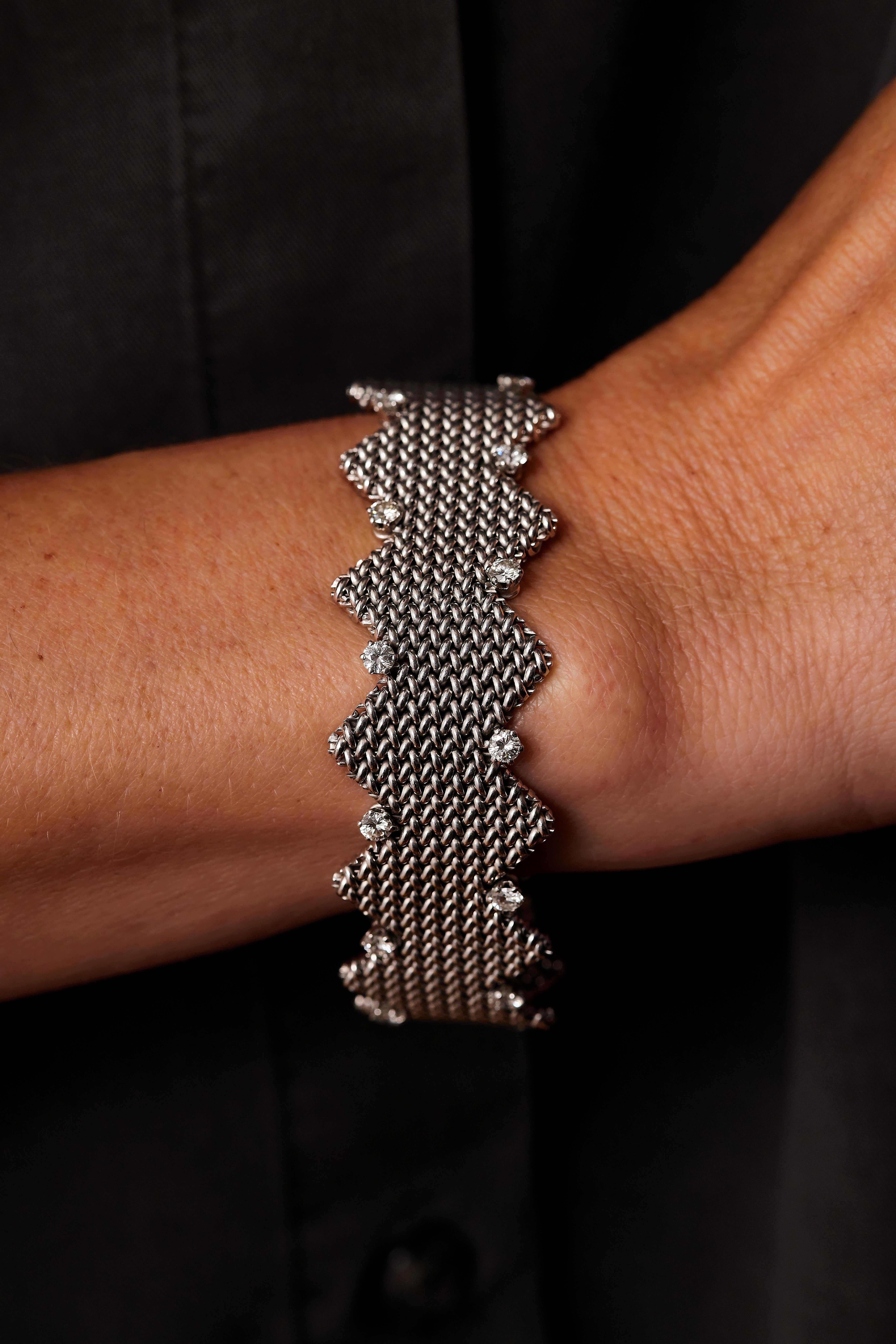 W.A. Pulsera Bolin 1960 de oro blanco de 18 quilates y diamantes 'zig-zag / chevron'. Moderno en venta