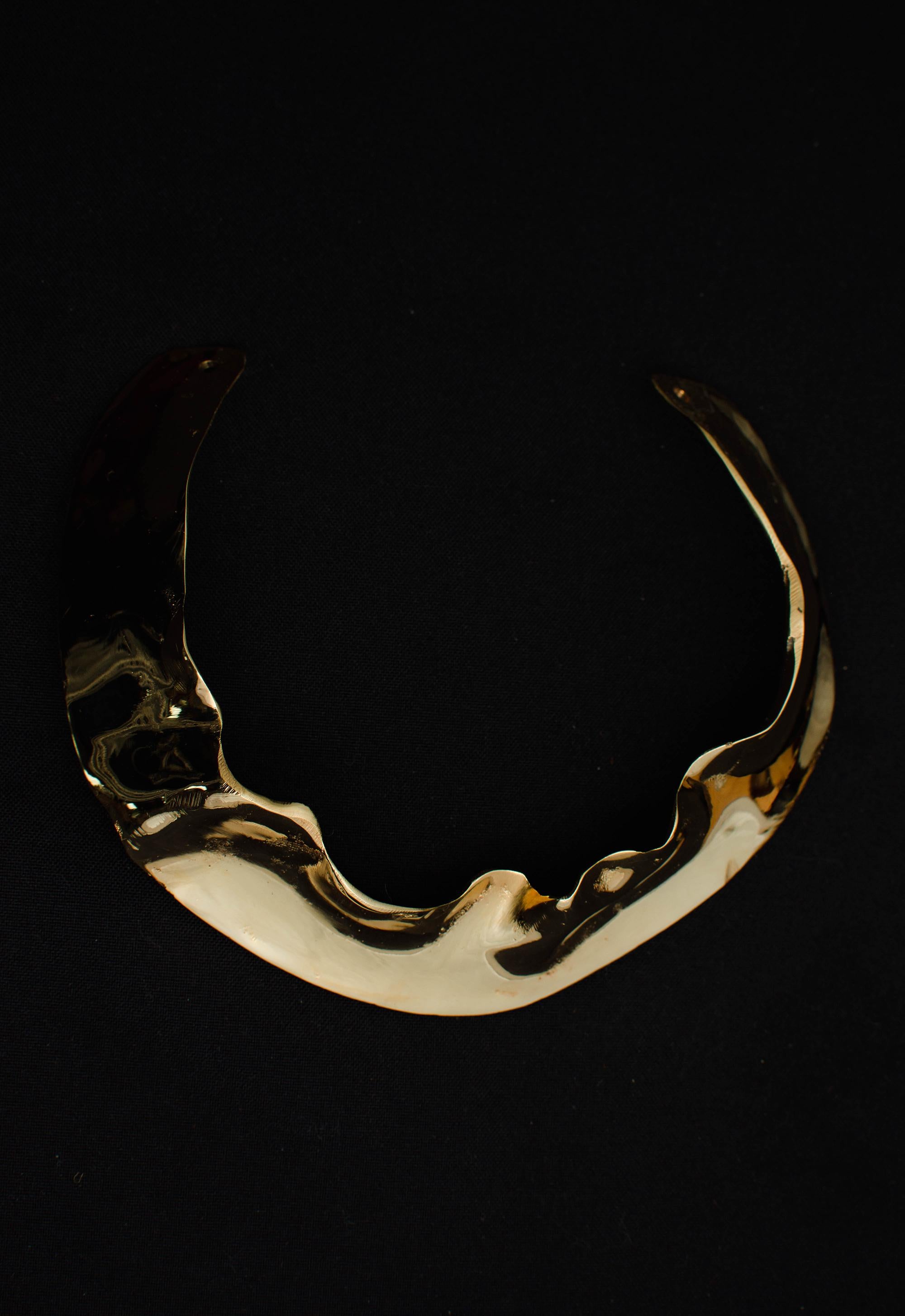Wa Groß  Halsband aus Messing 24k vergoldet (Modernistisch) im Angebot