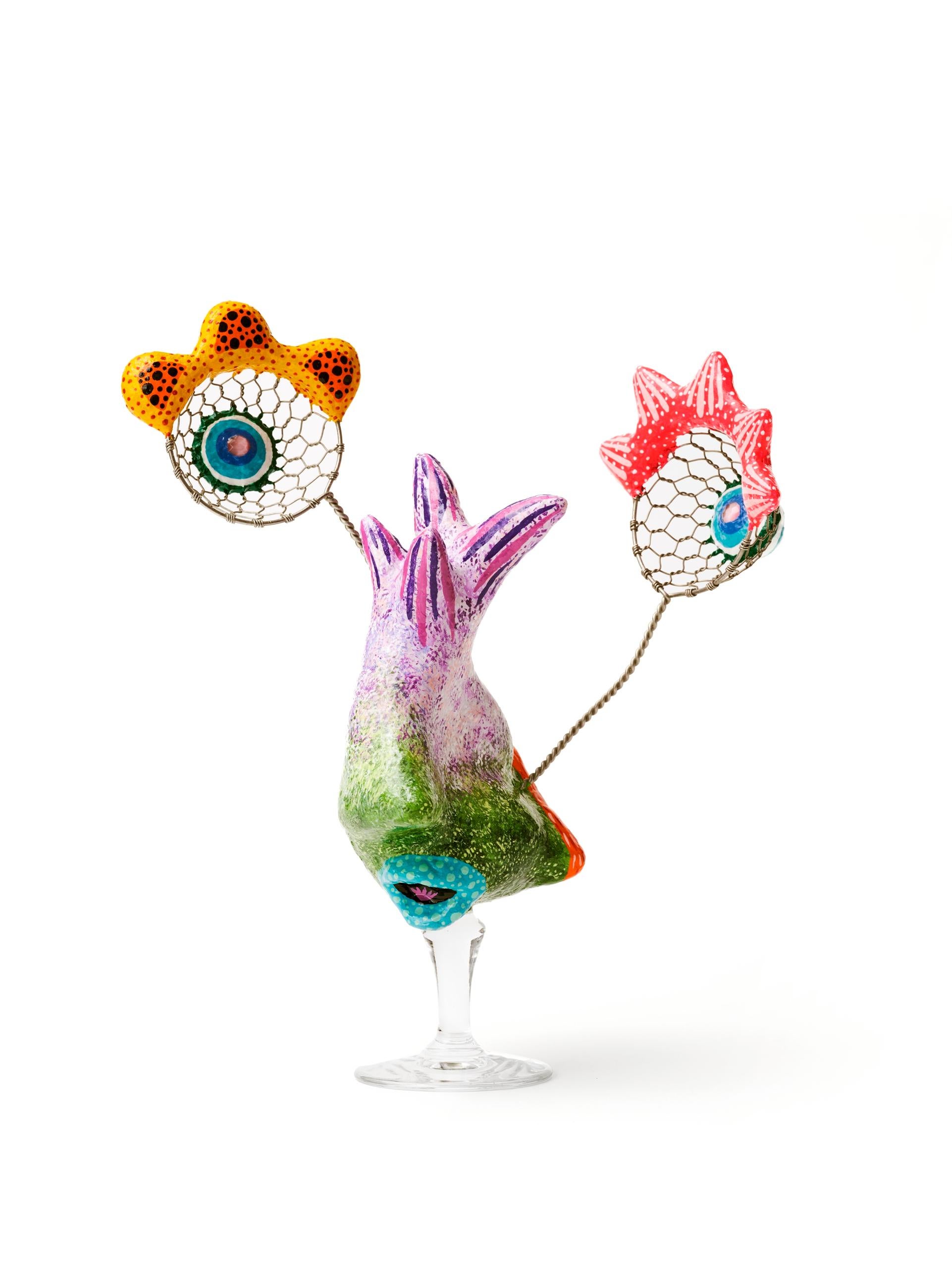 Escultura única de papel maché barnizado con pintura acrílica y cristal
Firmado a mano por el artista

Wabé es un artista francés. Nació en Marsella en 1961. Vive y trabaja en Montreuil, Francia.

Wabé nos transporta al centro de un mundo imaginario