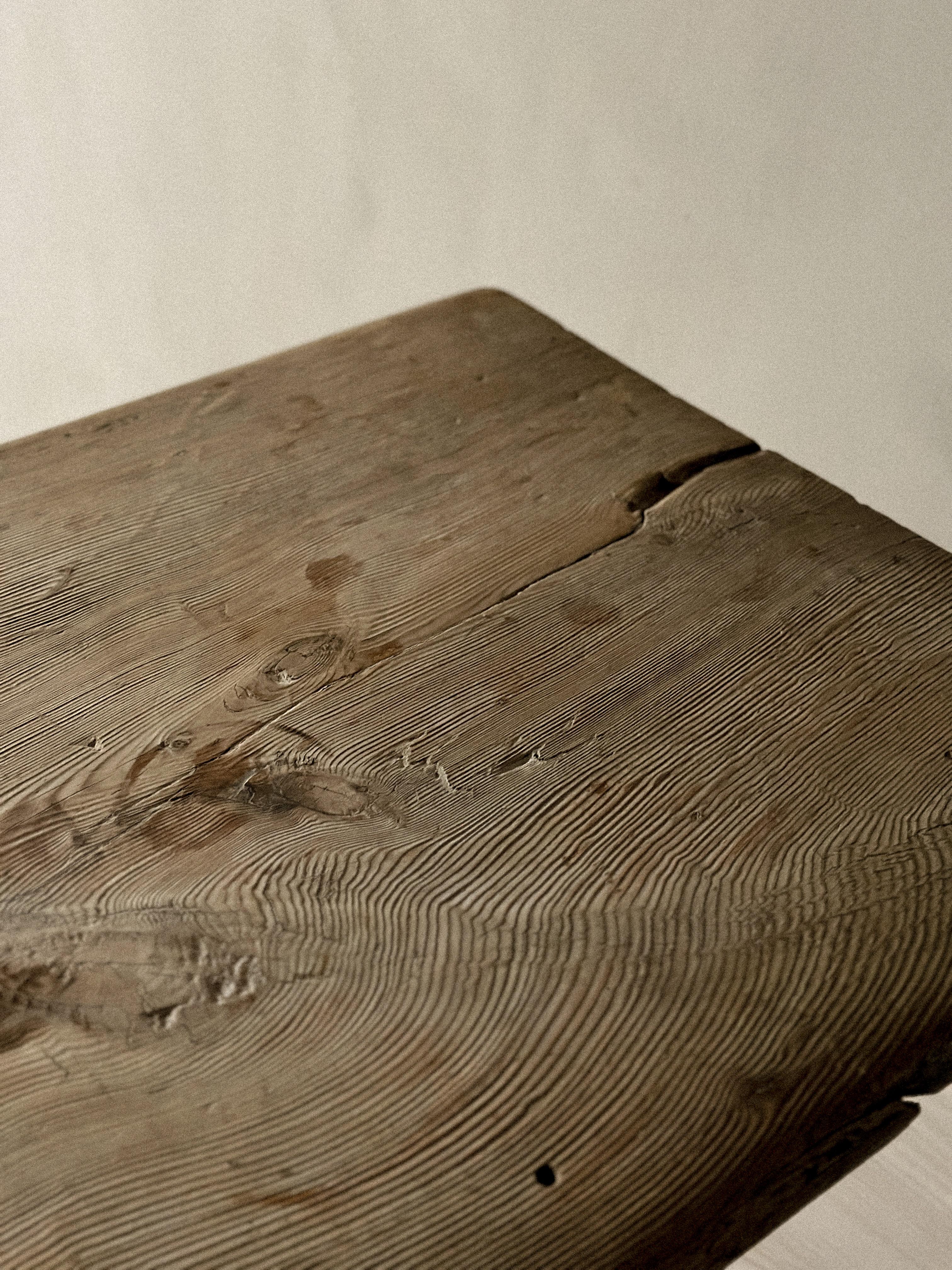 Wabi Sabi Antique Primitive Console Table, Pillar Log Legs, Scandinavia, c 1700s In Good Condition For Sale In Hønefoss, 30