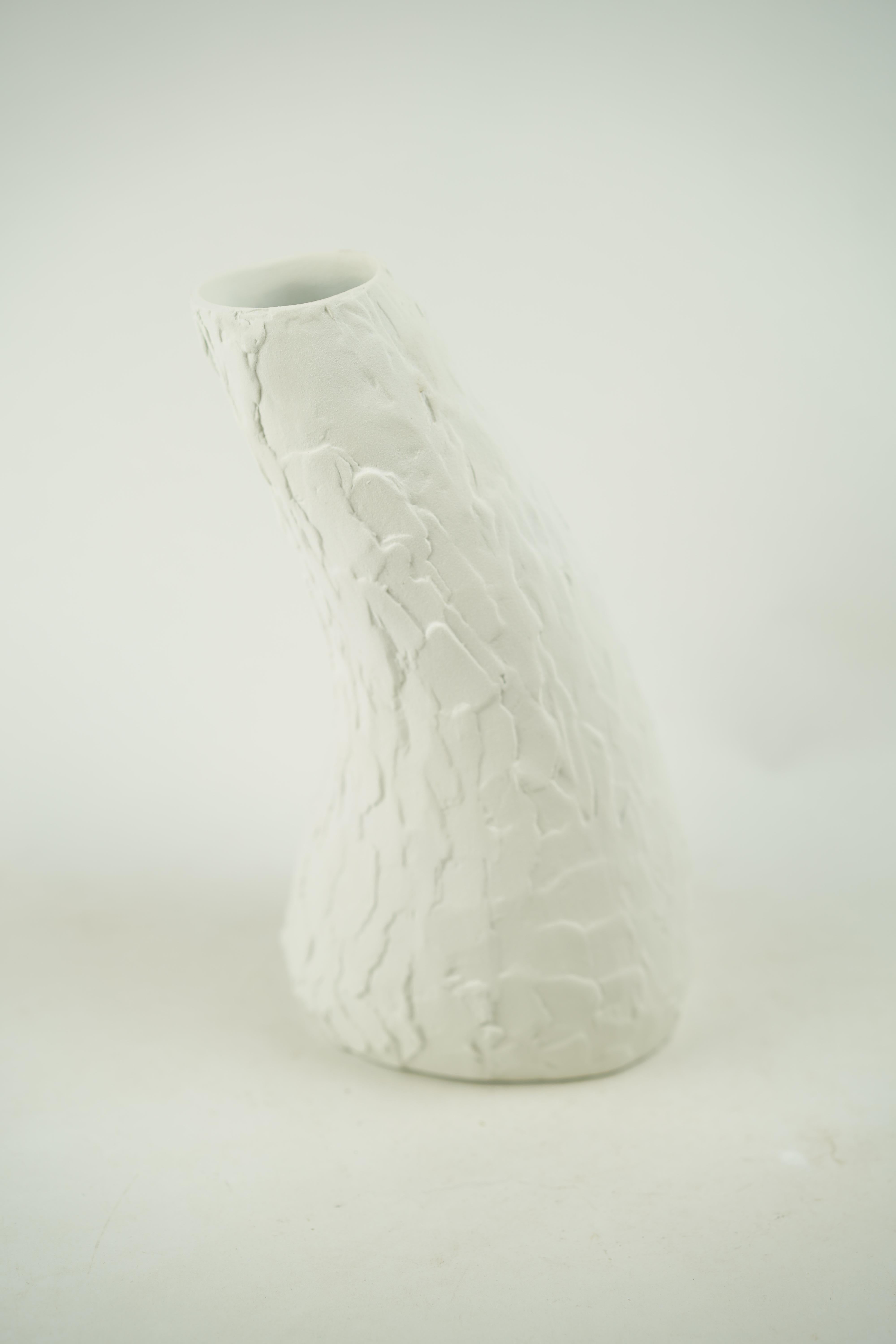 Wabi Sabi Bow Ceramic Vase In New Condition For Sale In London, GB