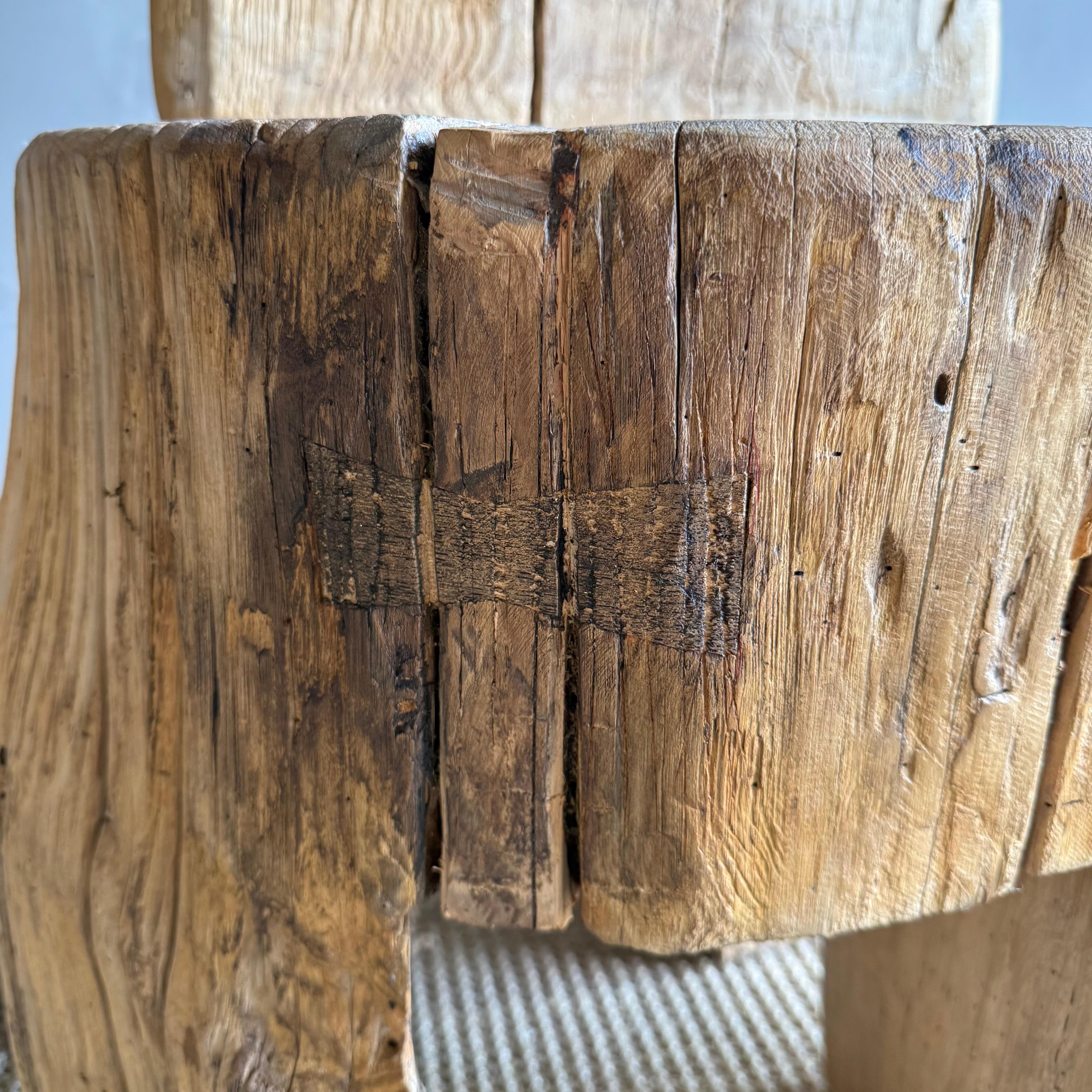 Wabi Sabi geschnitzter Baumstamm Stuhl Einzigartig im Angebot 2