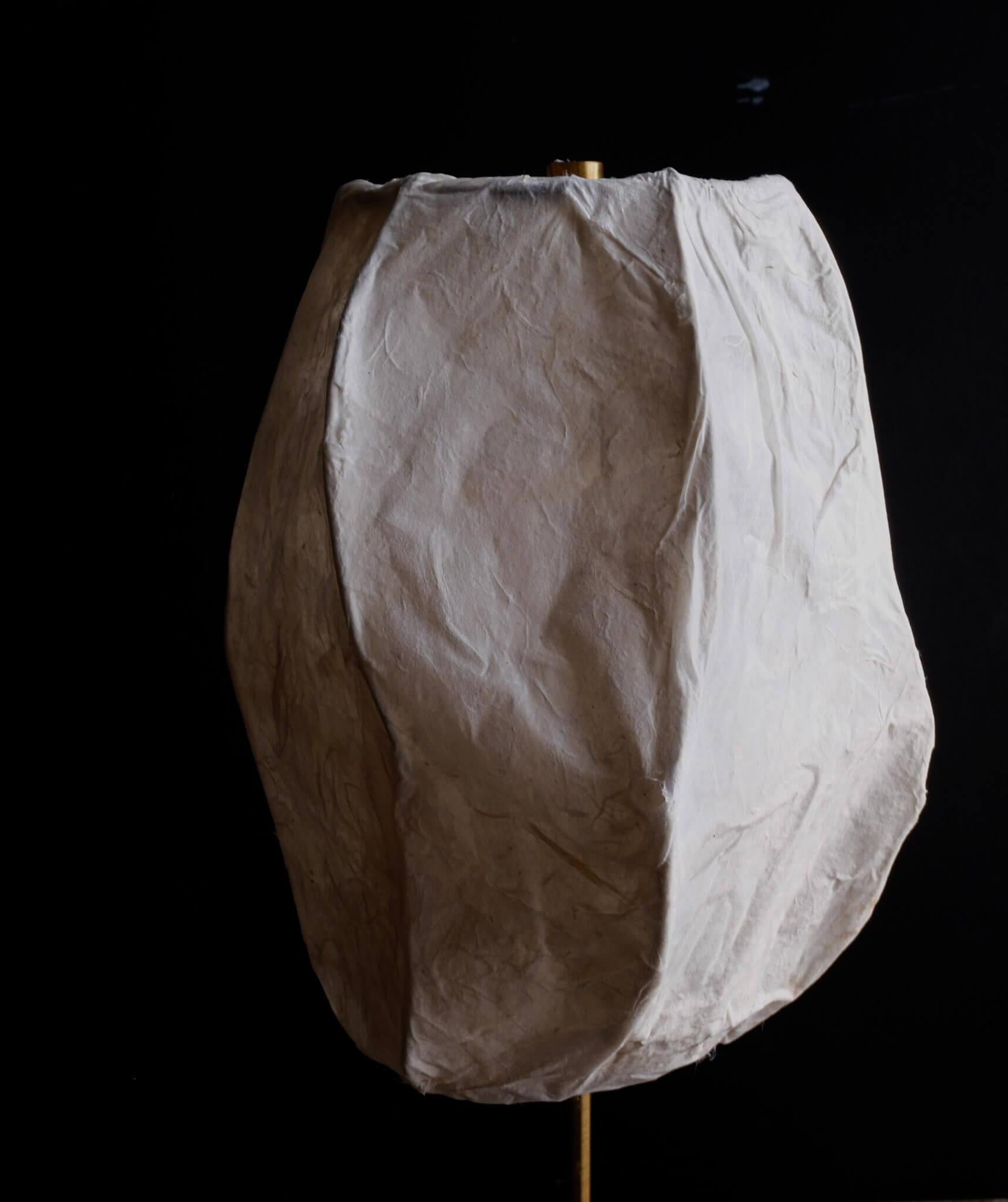 Fait main Wabi-Sabi Ceramic Table Lamp with Textured Base and Soft Paper Shade en vente