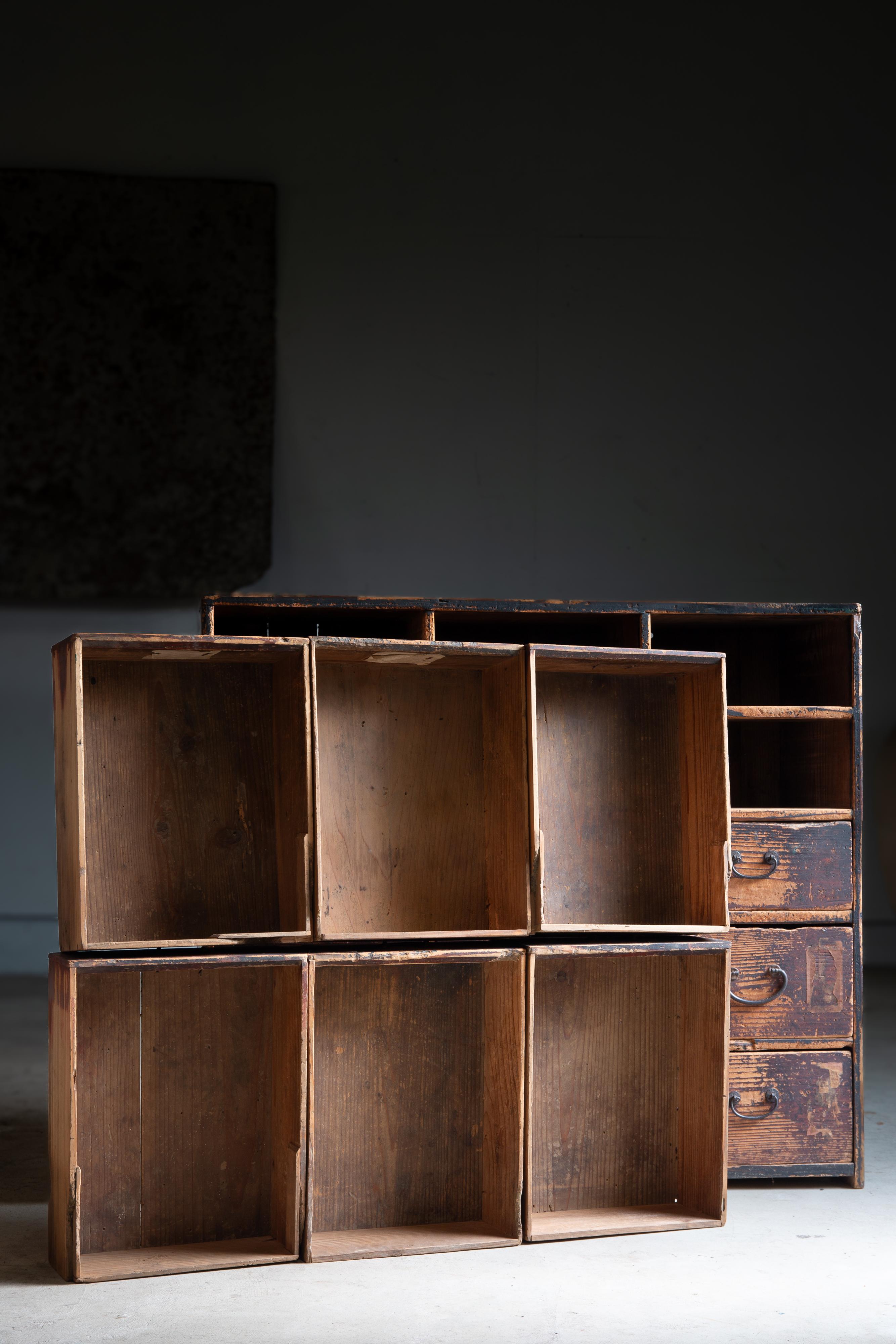 Japanische Wabi sabi dougu Kusuri Tansu, Werkzeug-Medizinkommode, Edo-Kommode, 19. Jahrhundert im Angebot 6