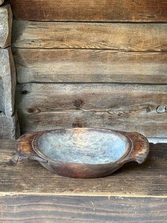 Wabi Sabi Ciotola a trogolo Telemark norvegese del primo Novecento in legno intagliato a mano