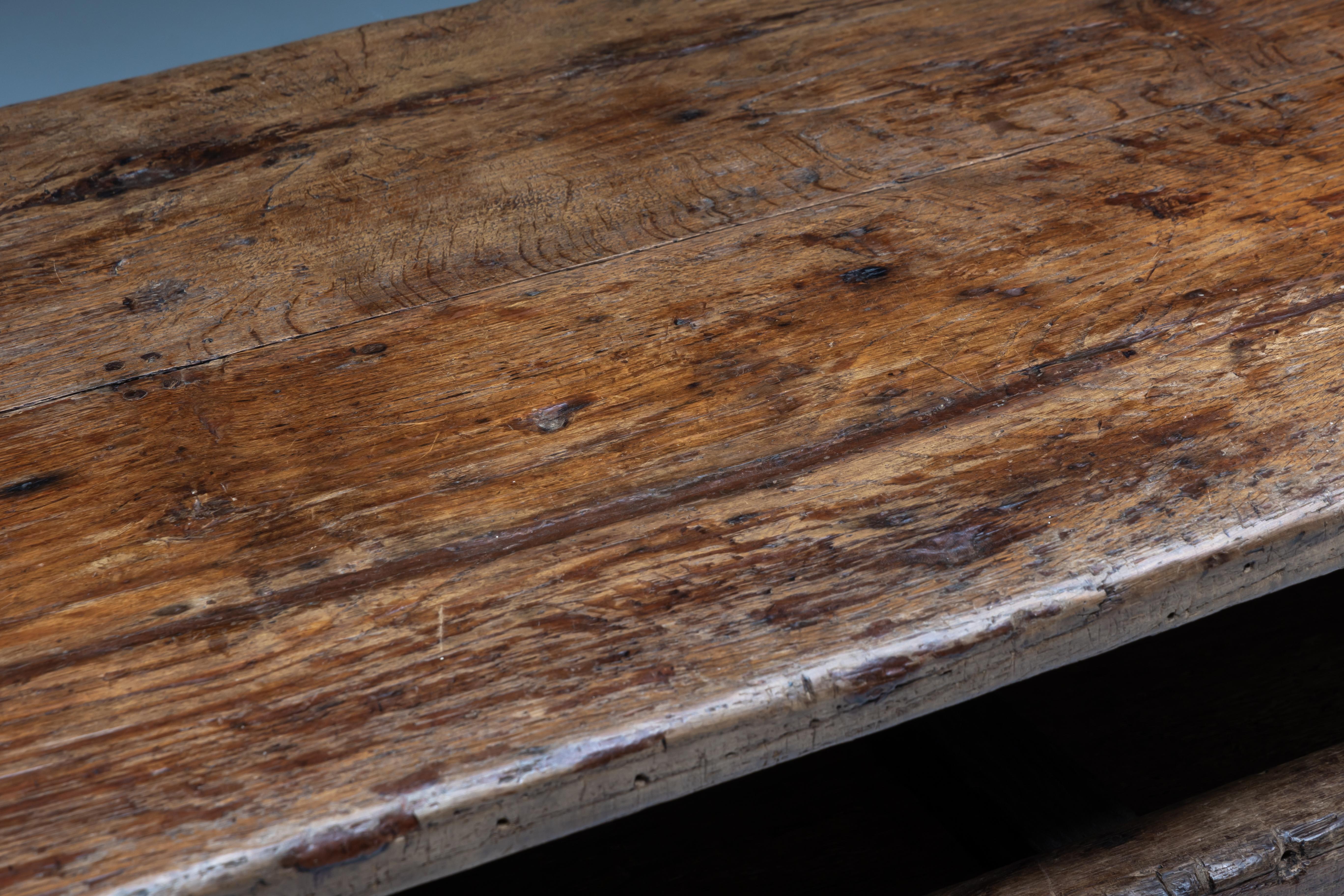 Table de travail de ferme Wabi Sabi, France, 19e siècle en vente 6