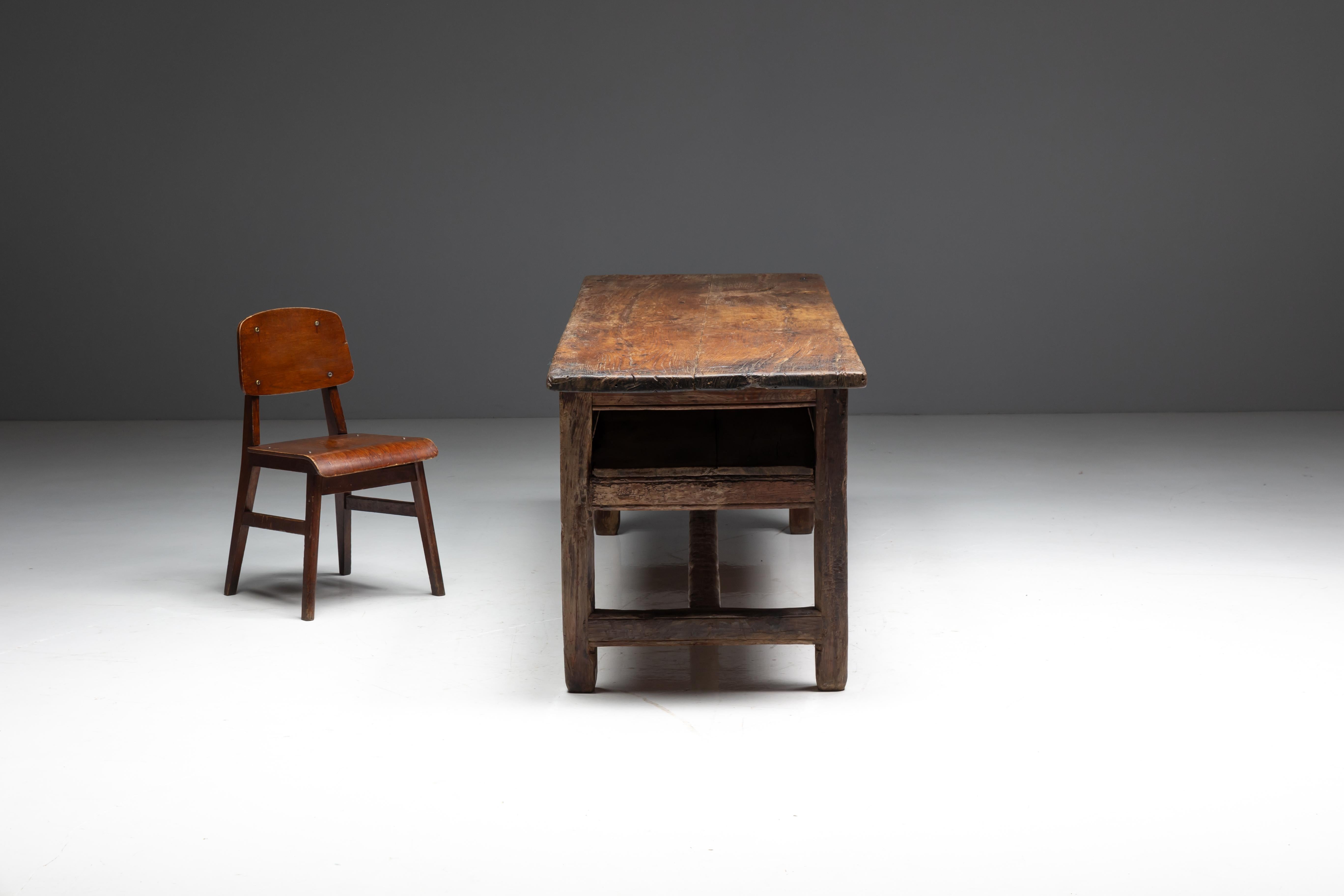 Table de travail de ferme Wabi Sabi, France, 19e siècle en vente 12