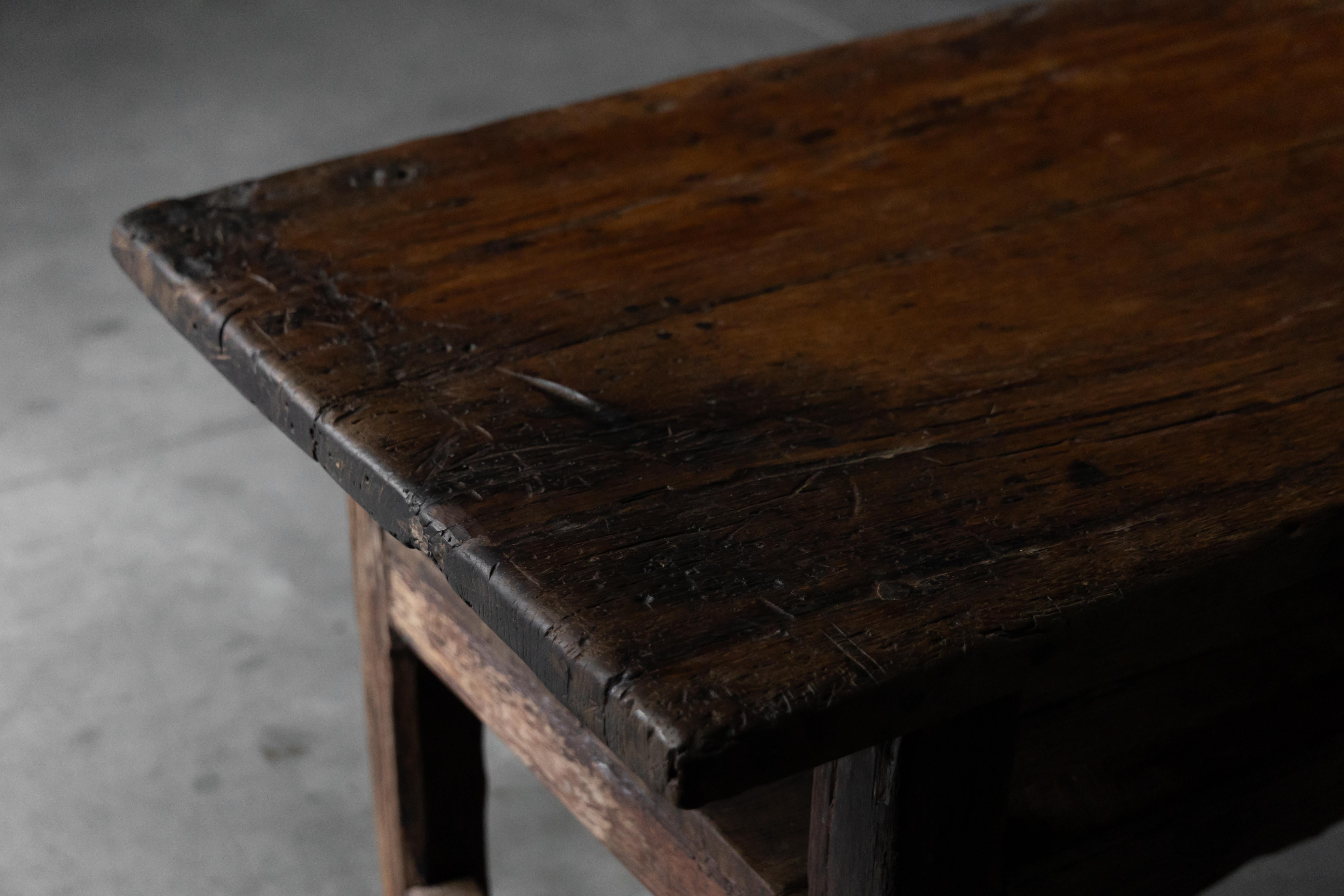 Français Table de travail de ferme Wabi Sabi, France, 19e siècle en vente