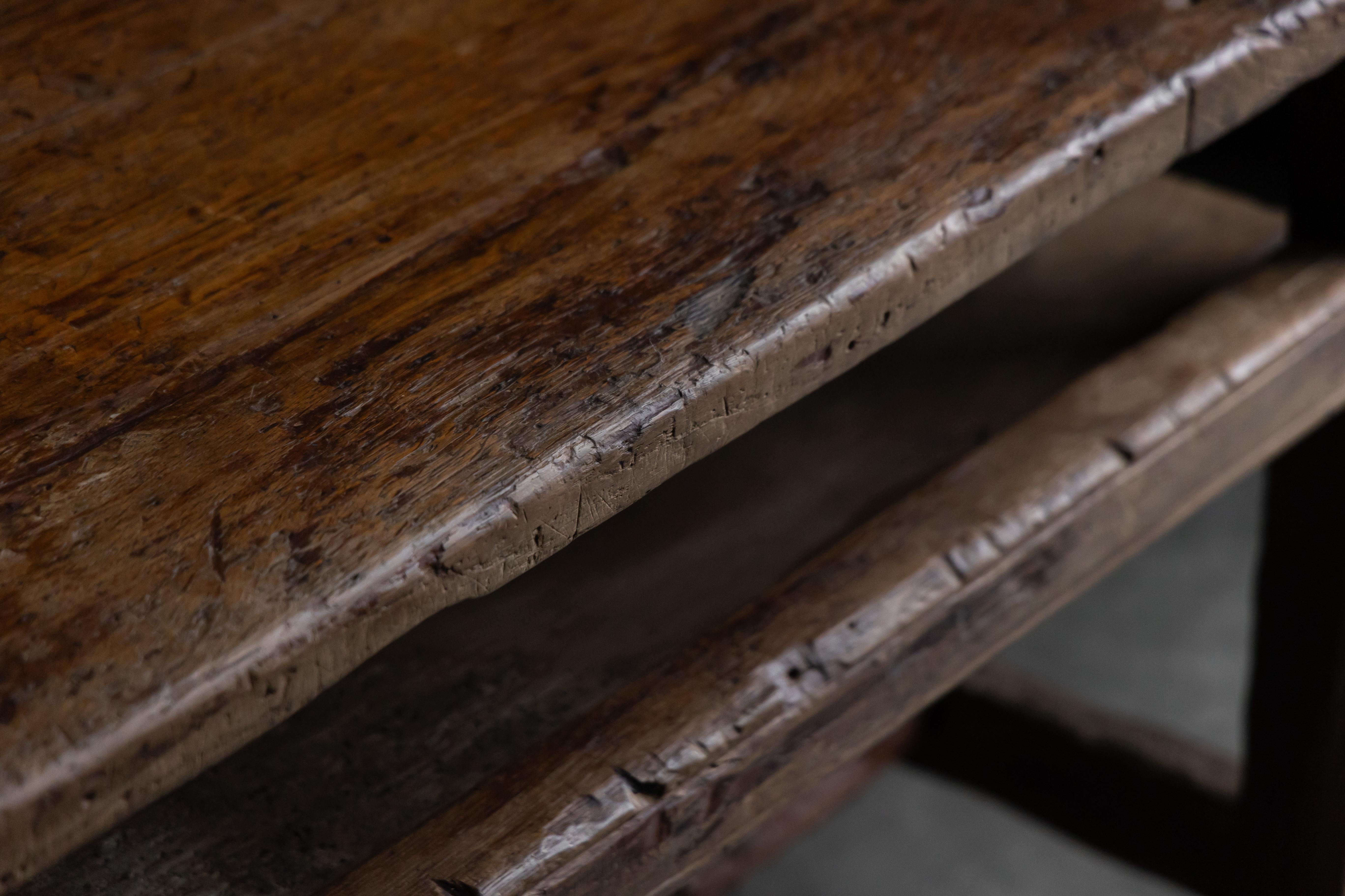 Bois Table de travail de ferme Wabi Sabi, France, 19e siècle en vente