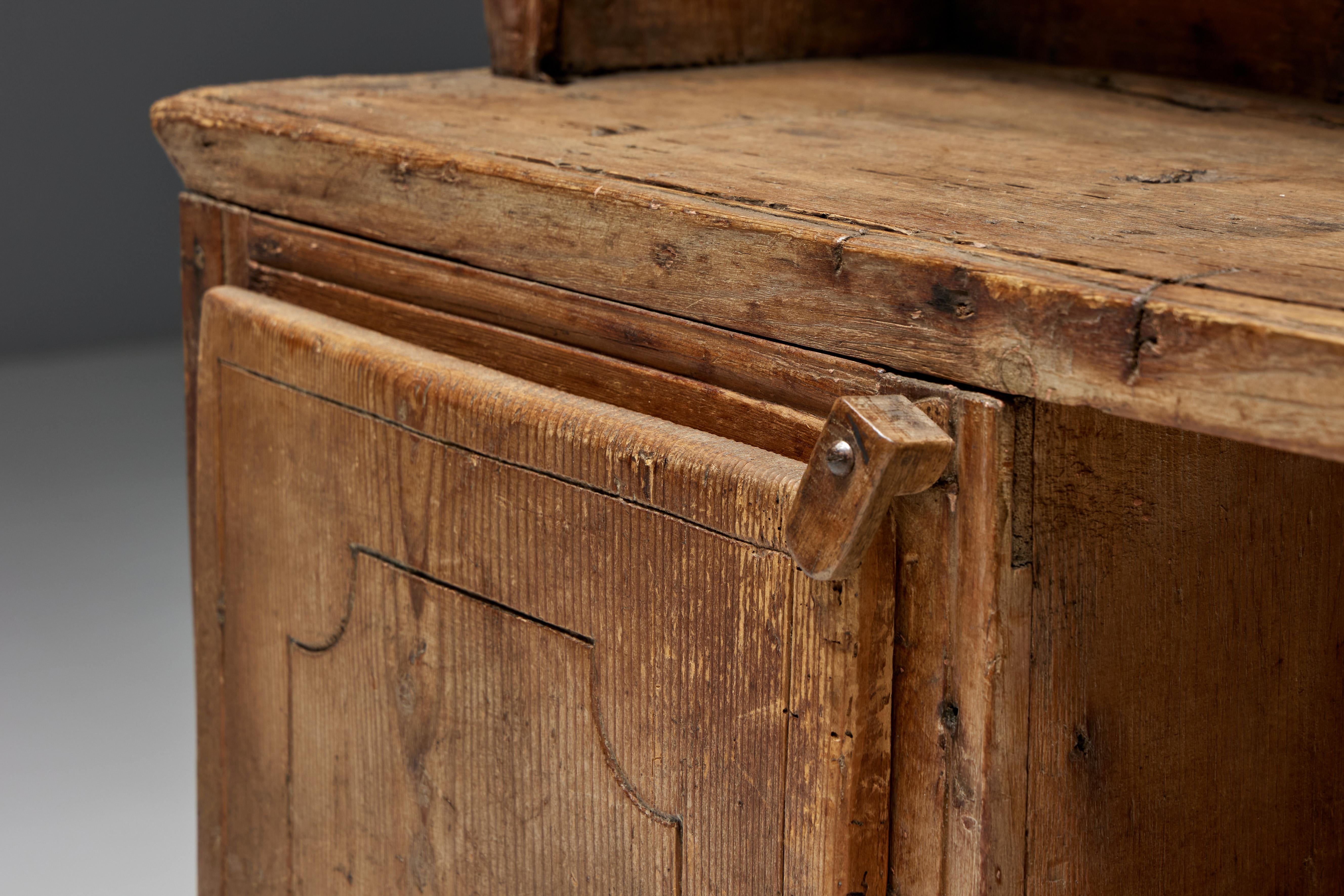 Wabi Sabi Folk Art Dresser, France, Early 19th Century In Excellent Condition In Antwerp, BE