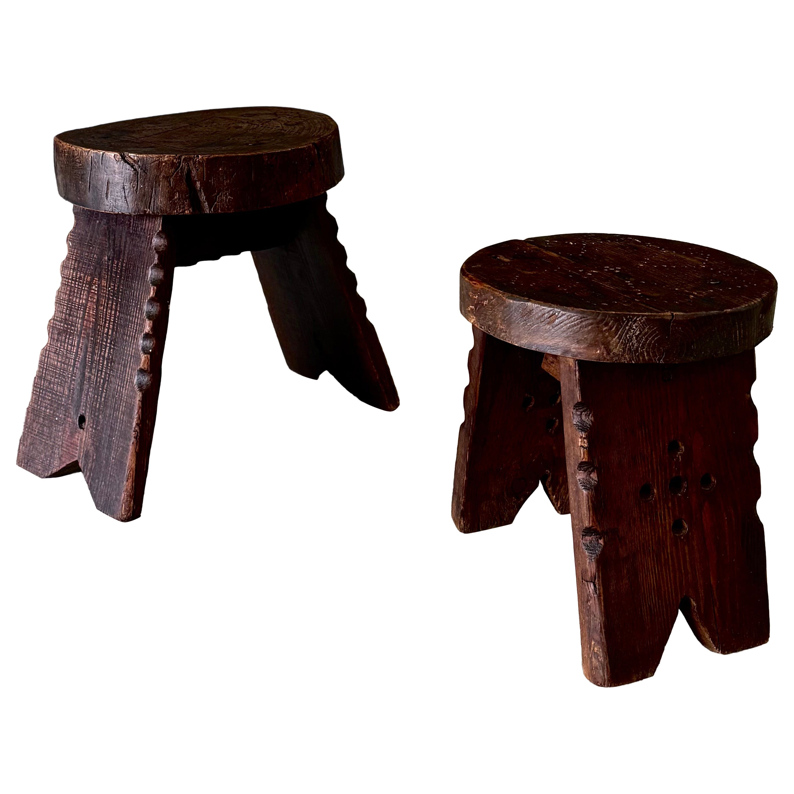 Ensemble de tabourets bas sculptés à la main « Wabi Sabi », Espagne, années 1960