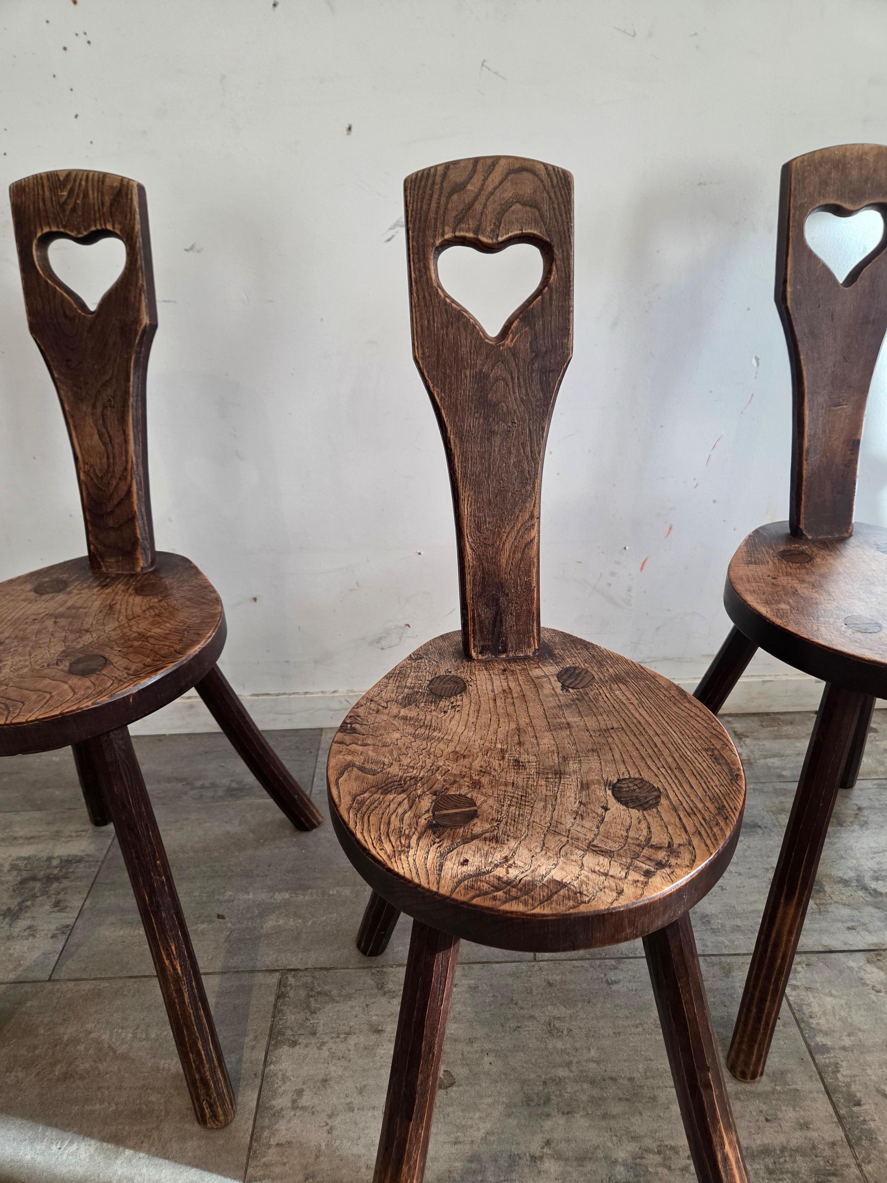 Tabourets en bois artisanaux Wabi SabiTabourets en bois artisanaux Wabi Sabi