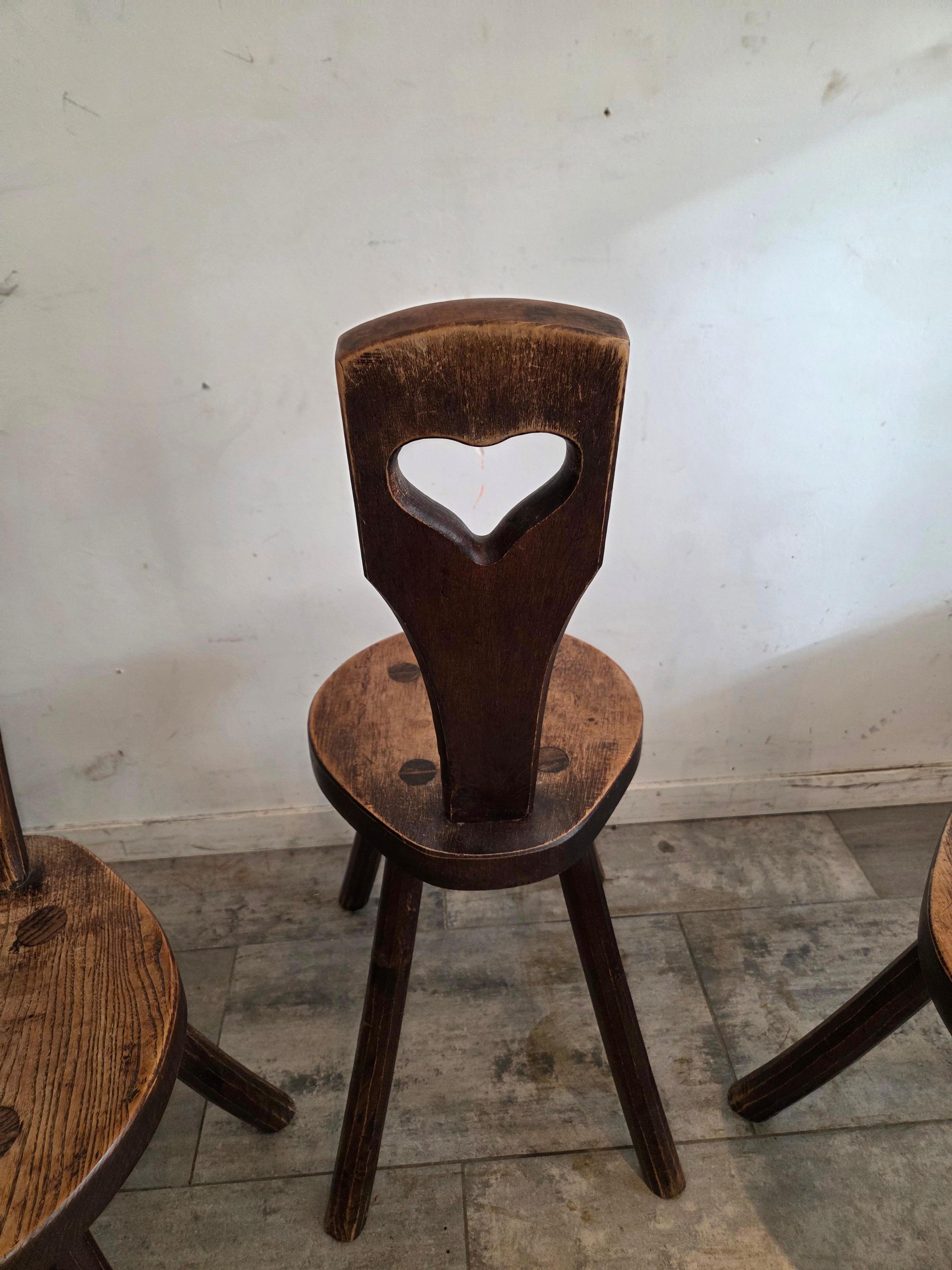 Milieu du XXe siècle Tabourets en bois fabriqués à la main Wabi Sabi en vente