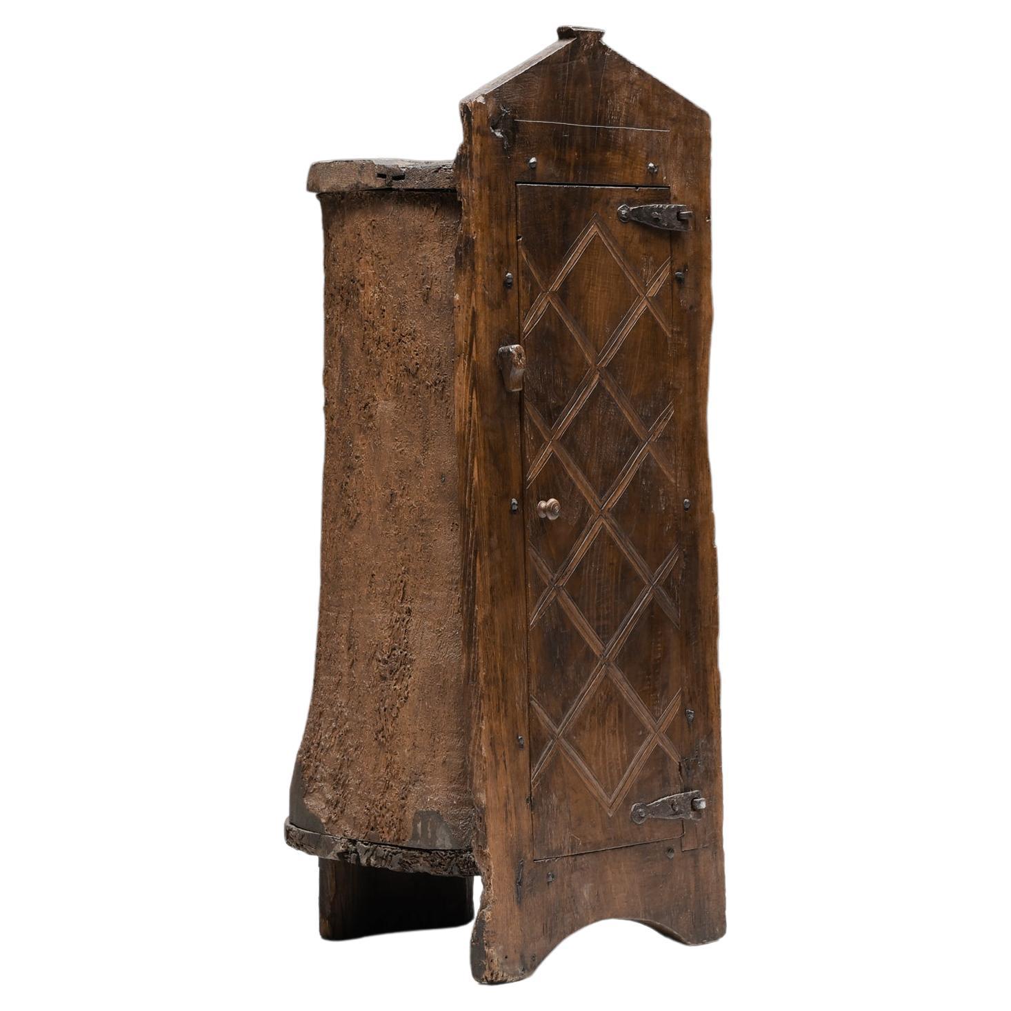 Armoire artisanale populaire Travail en Monoxylite Wabi-Sabi, 19ème siècle en vente