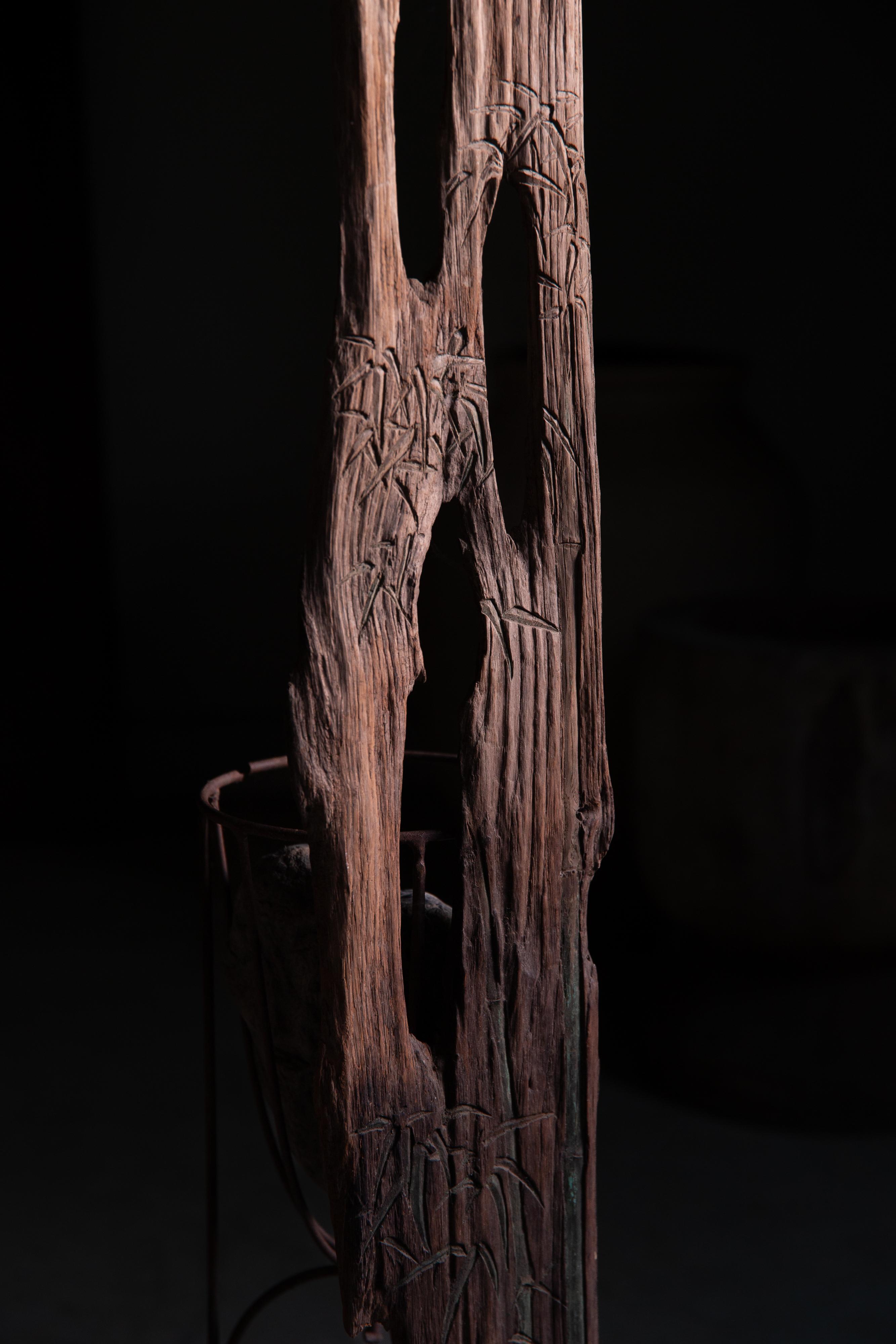 wabi sabi reclaimed boat wood wall decor, bamboos engraved. circa 1870s-1920s In Good Condition For Sale In 常陸大宮市, JP