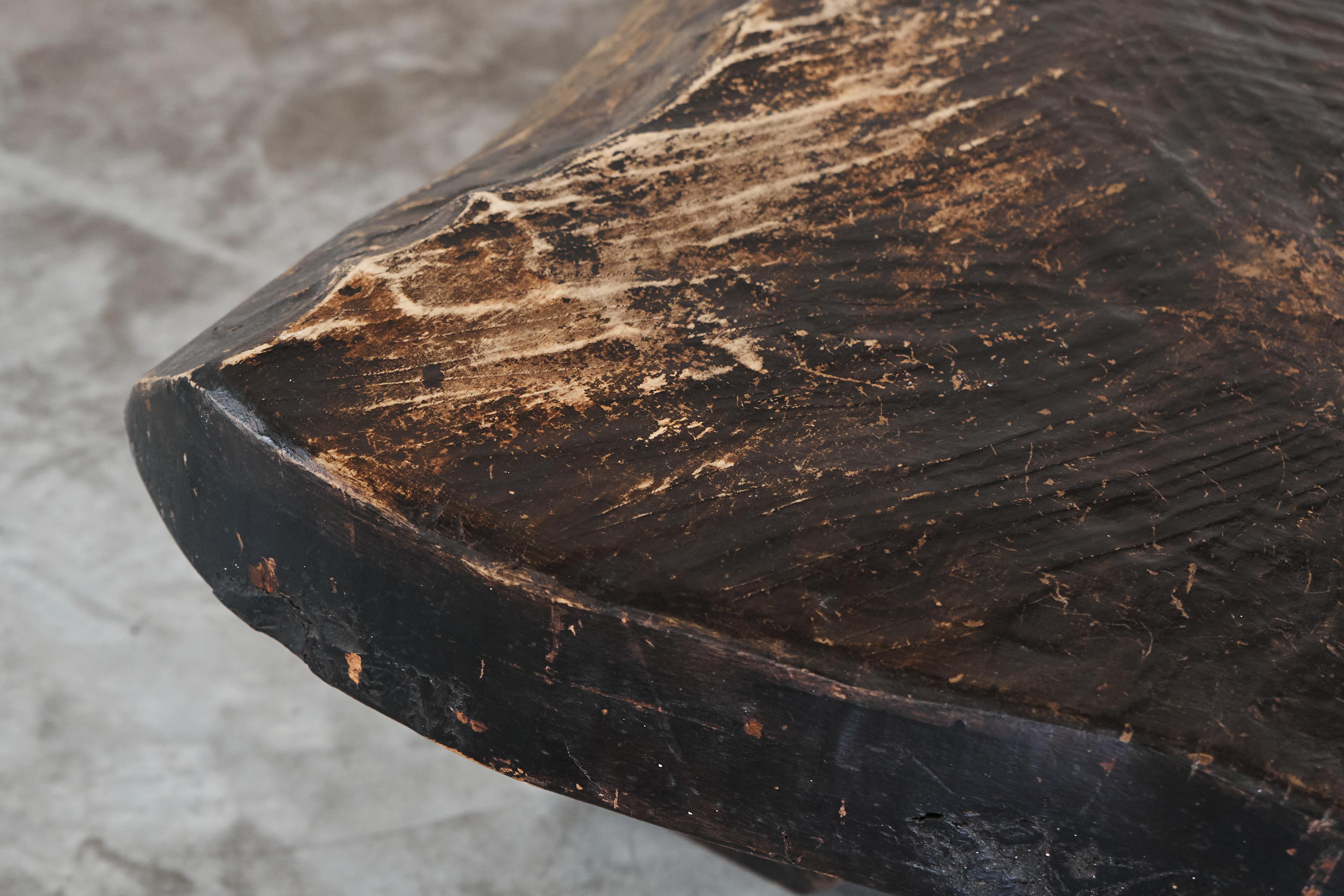 Table basse Wabi Sabi Live Edge en bois teinté foncé des années 1960 en vente 2