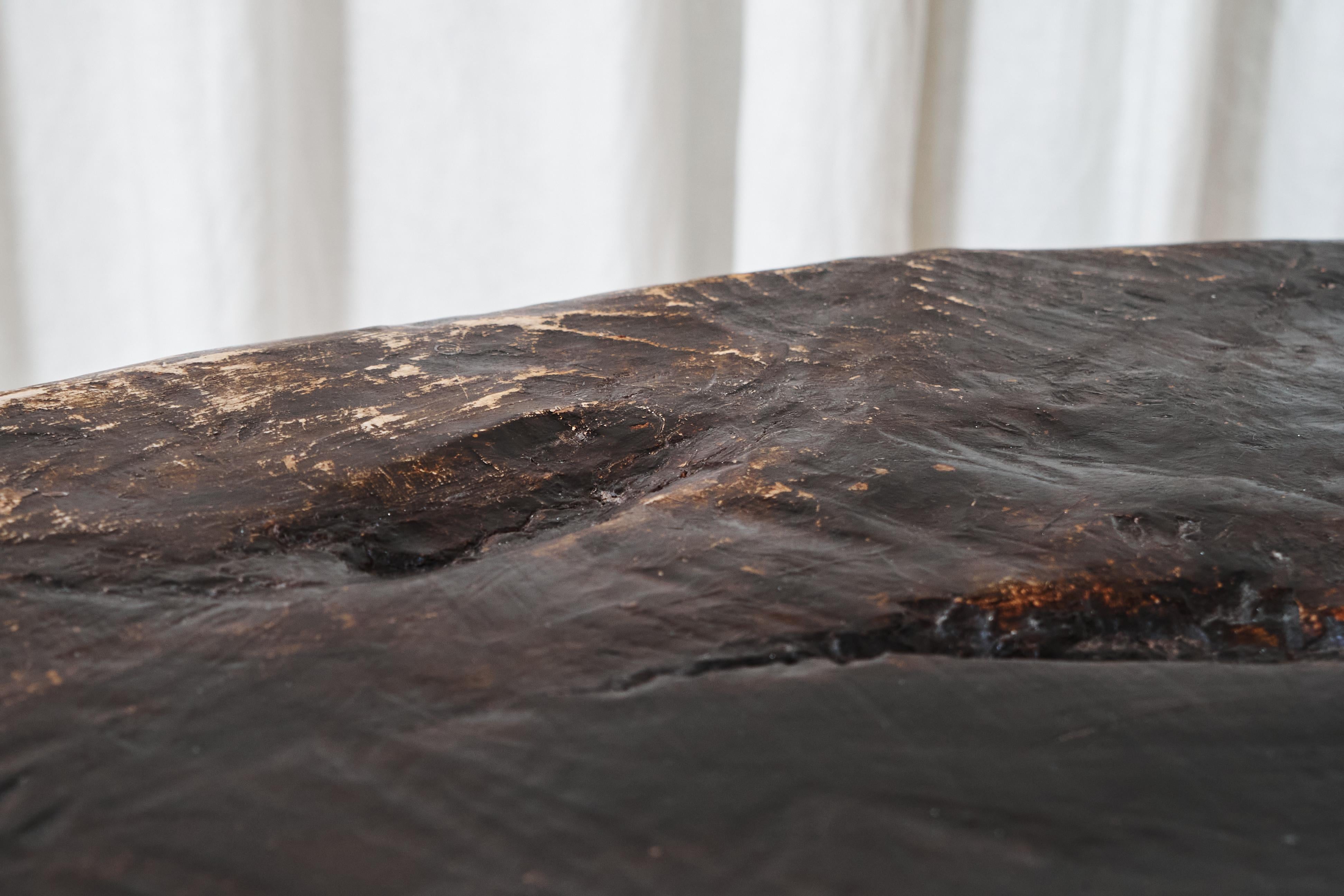 Table basse Wabi Sabi Live Edge en bois teinté foncé des années 1960 en vente 9