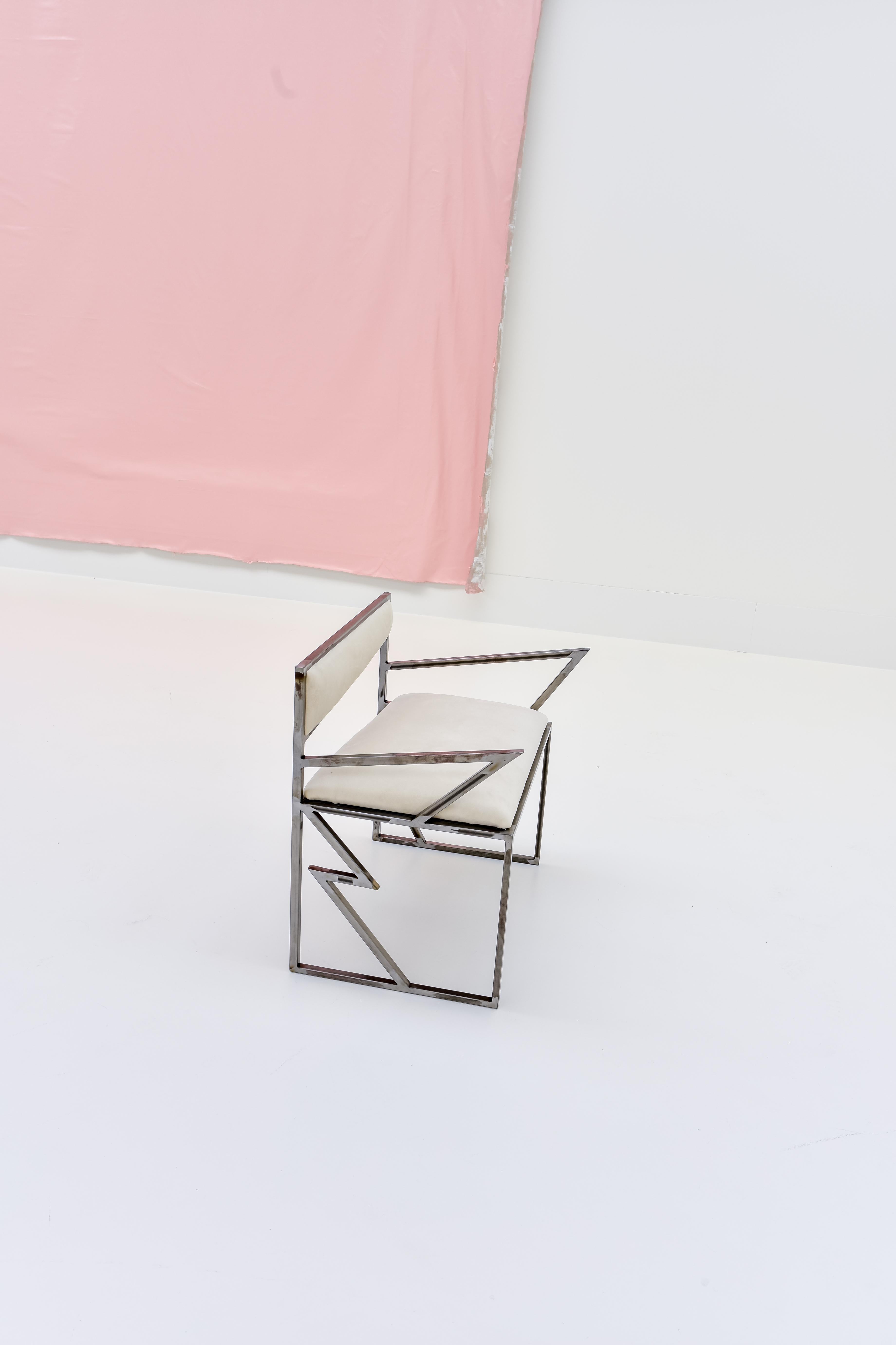 Collectible design luxurious steel dining chairs by Roos Schneijderberg - Set 4 In New Condition For Sale In Rotterdam, ZH