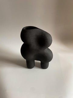 Moderne, minimalistische Keramikvase im Wabi-Sabi-Stil von Maku Ceramic