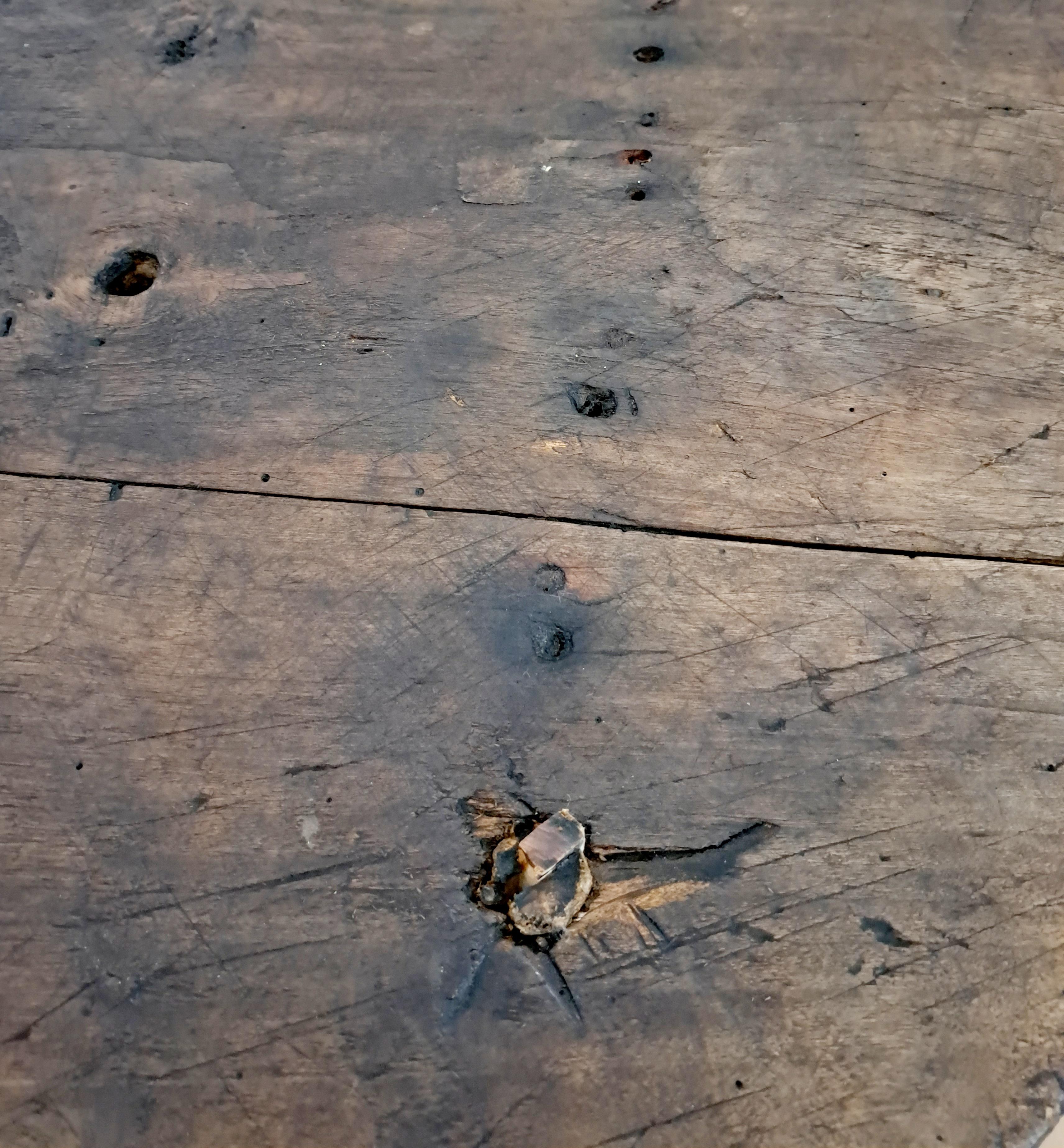 Wabi Sabi, Pine wood round Coffee Table In Distressed Condition In Saint Leonards-on-sea, England