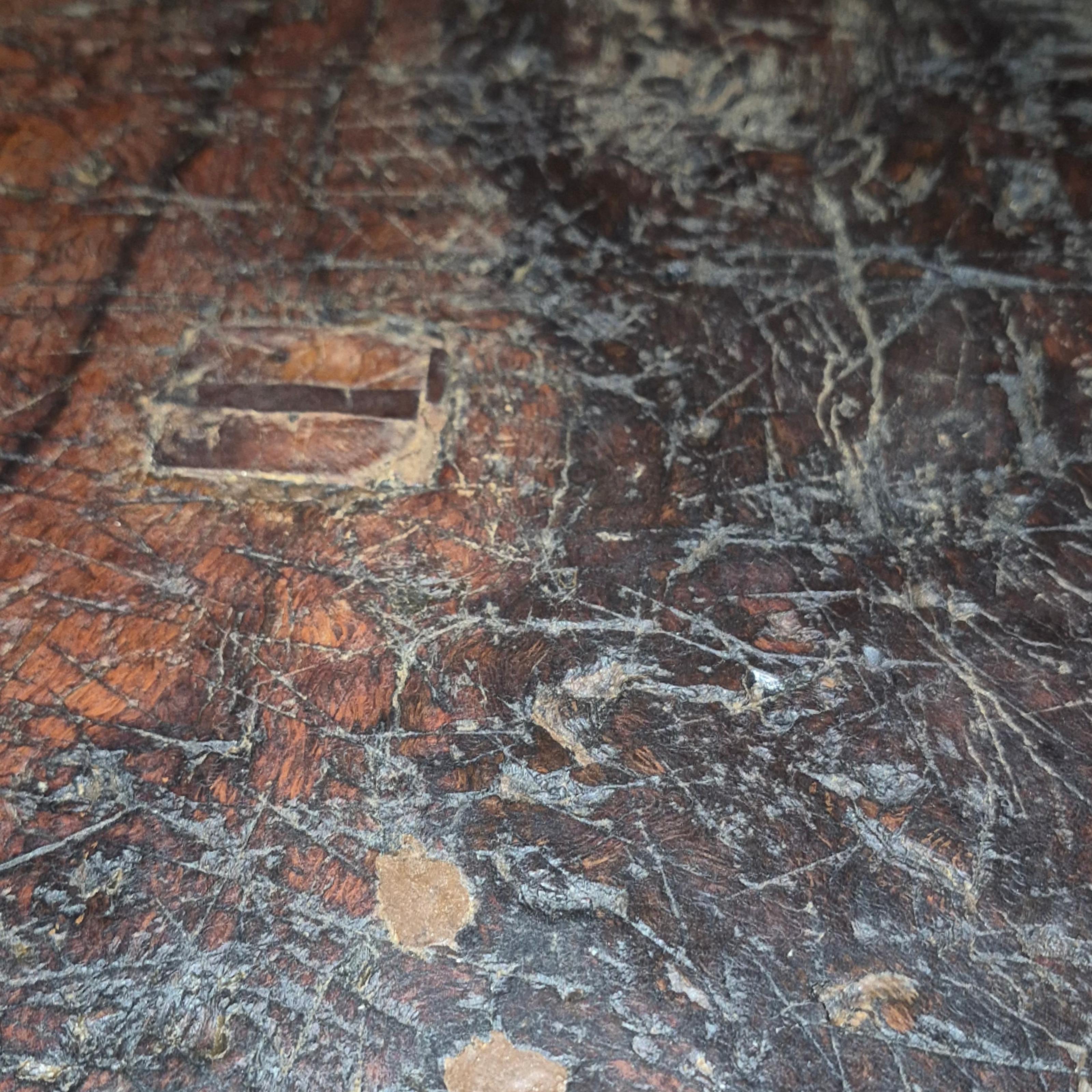 Wabi sabi one piece top tripod coffee table, France 1950s In Distressed Condition In ECHT, NL