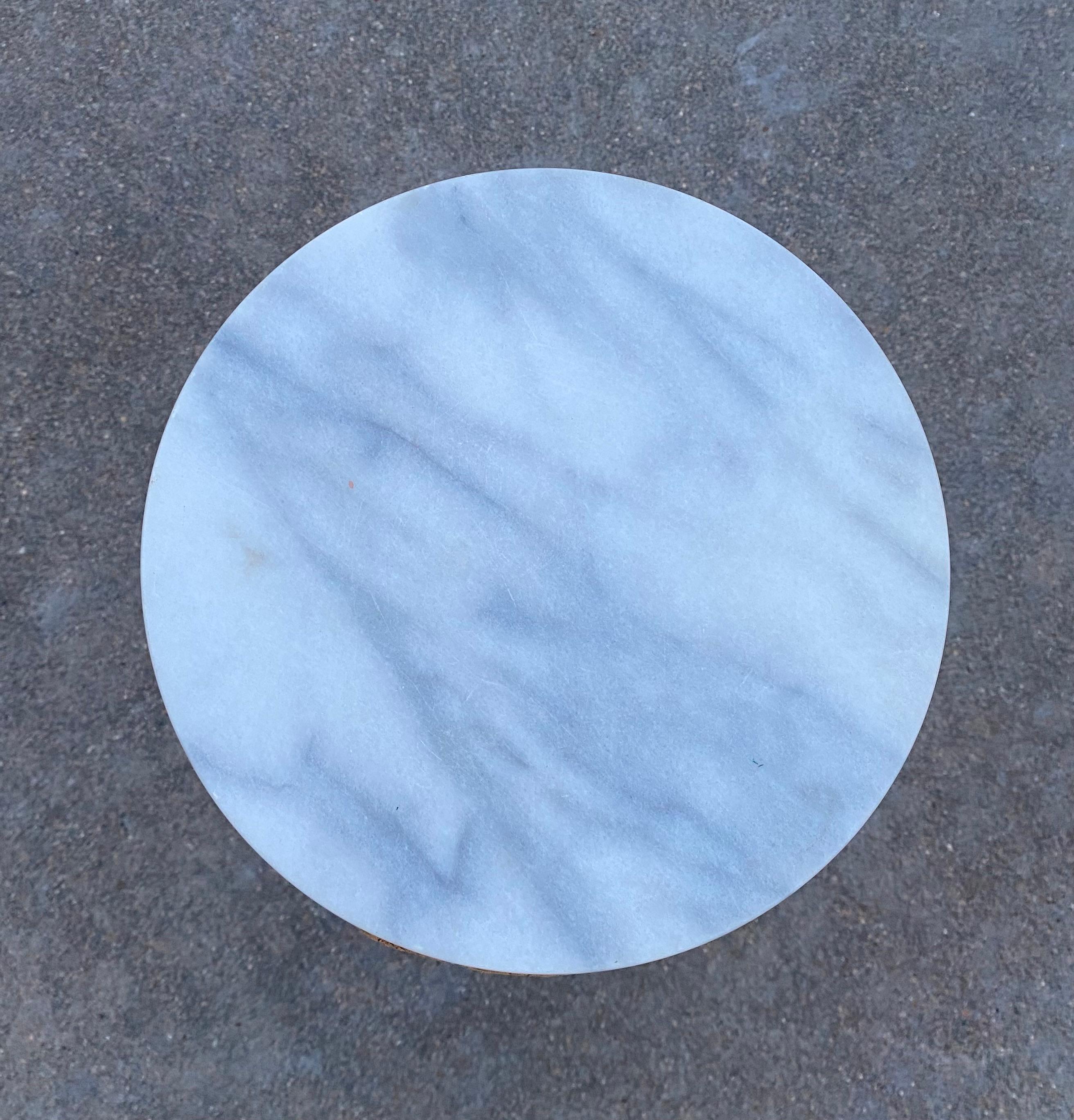 Minimaliste Table à boire Sabi Pine + Marbre Wabi Sabi en vente