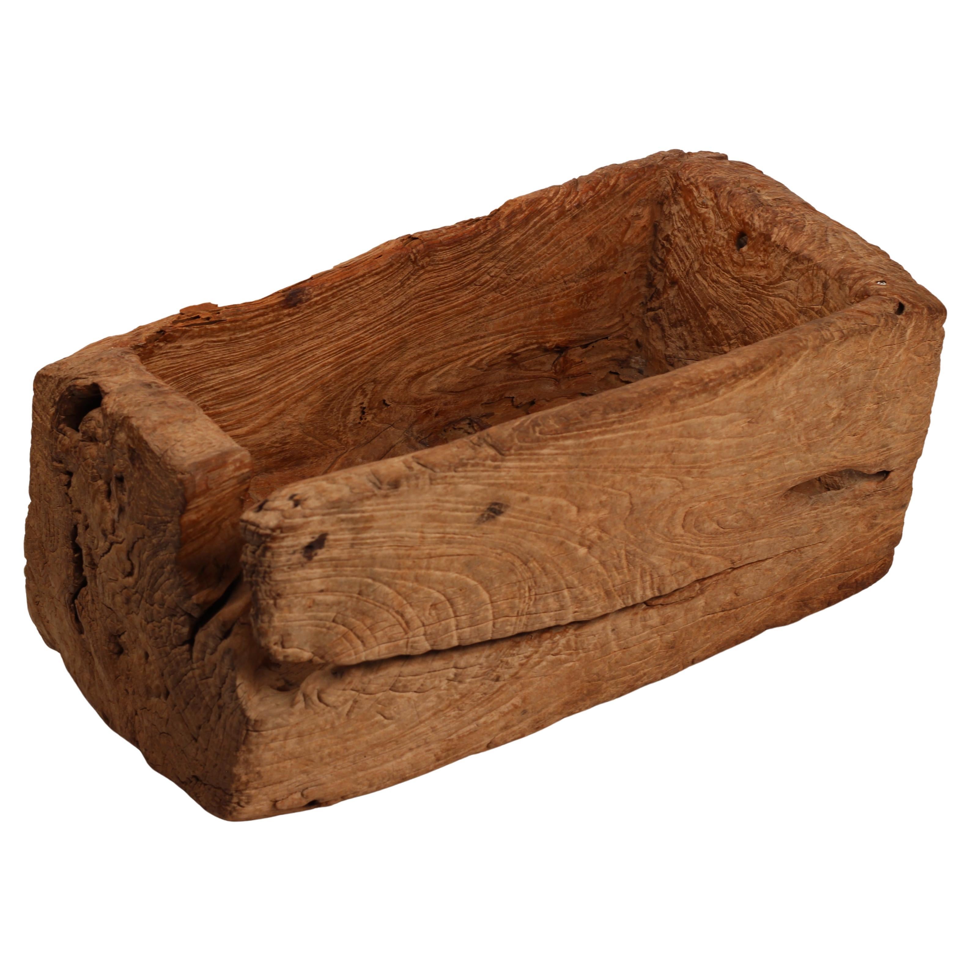 Wabi-Sabi Primitive Wooden Trough - Vessel Lombok sculpté à la main en vente 2