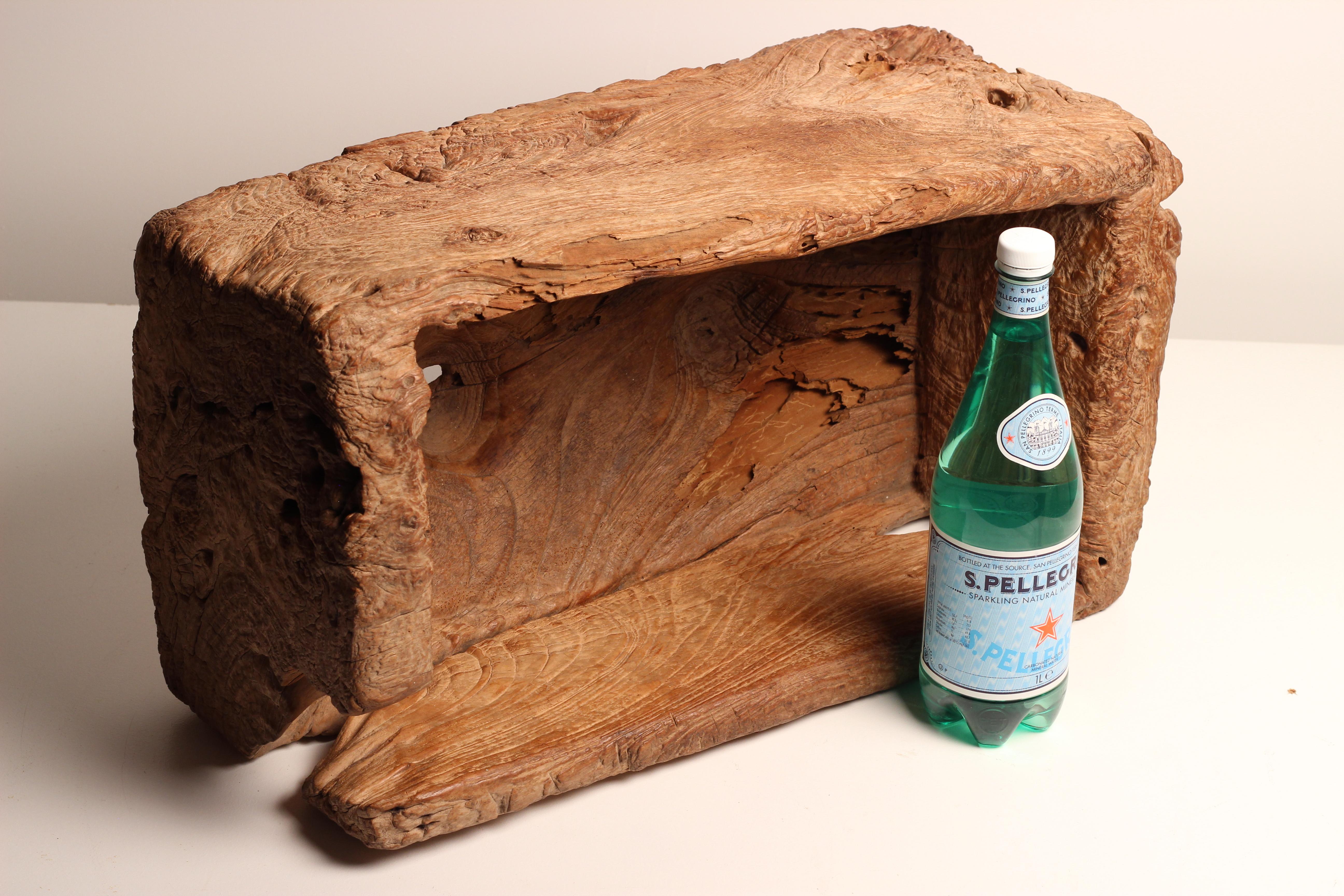 Wabi-Sabi Primitive Wooden Trough - Vessel Lombok sculpté à la main en vente 9