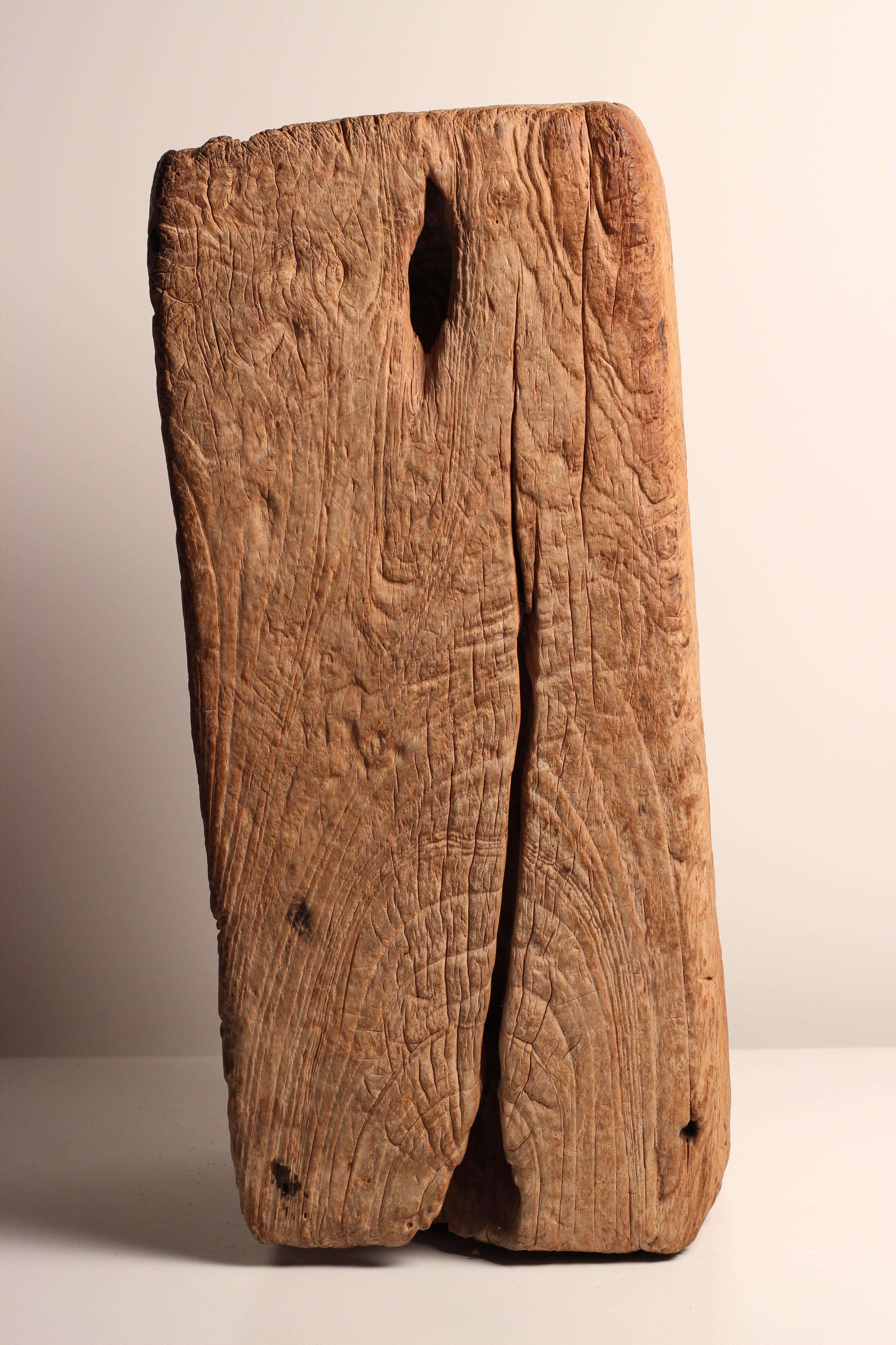 Wabi-Sabi Primitive Wooden Trough - Vessel Lombok sculpté à la main en vente 10