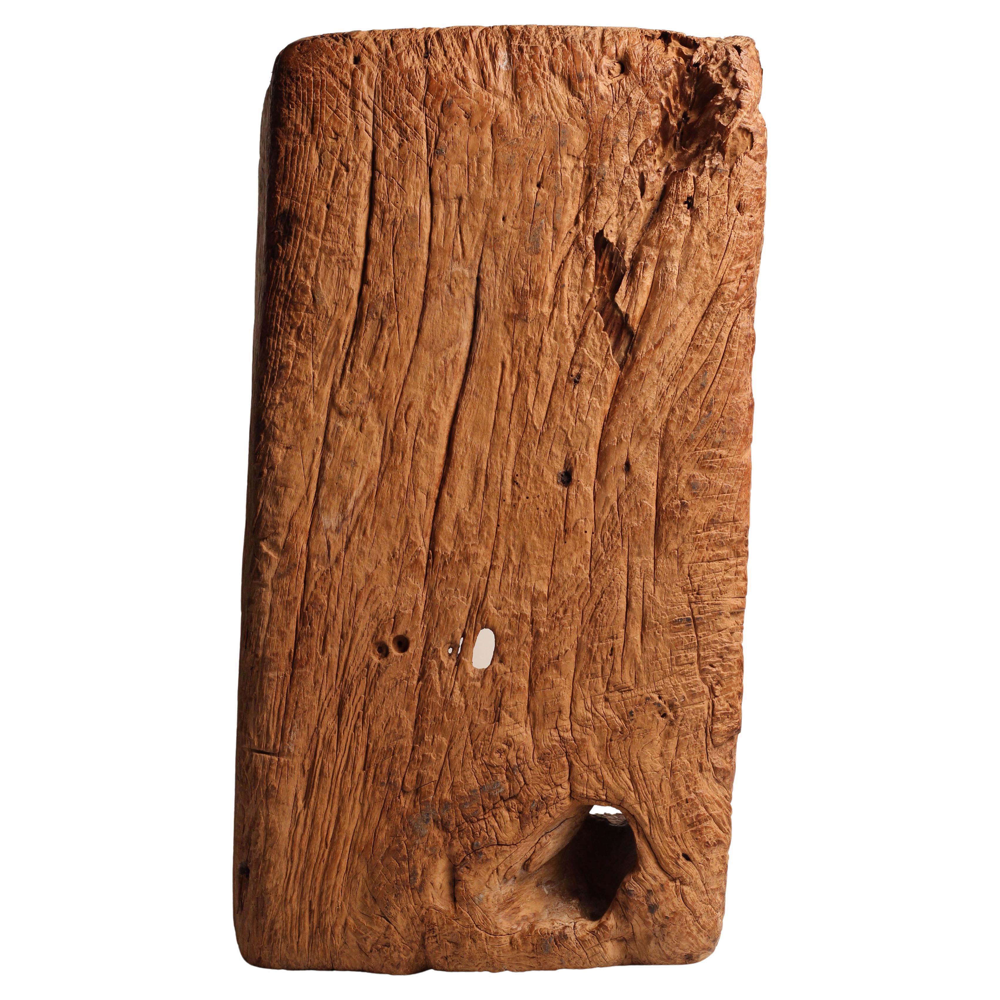 Primitif Wabi-Sabi Primitive Wooden Trough - Vessel Lombok sculpté à la main en vente