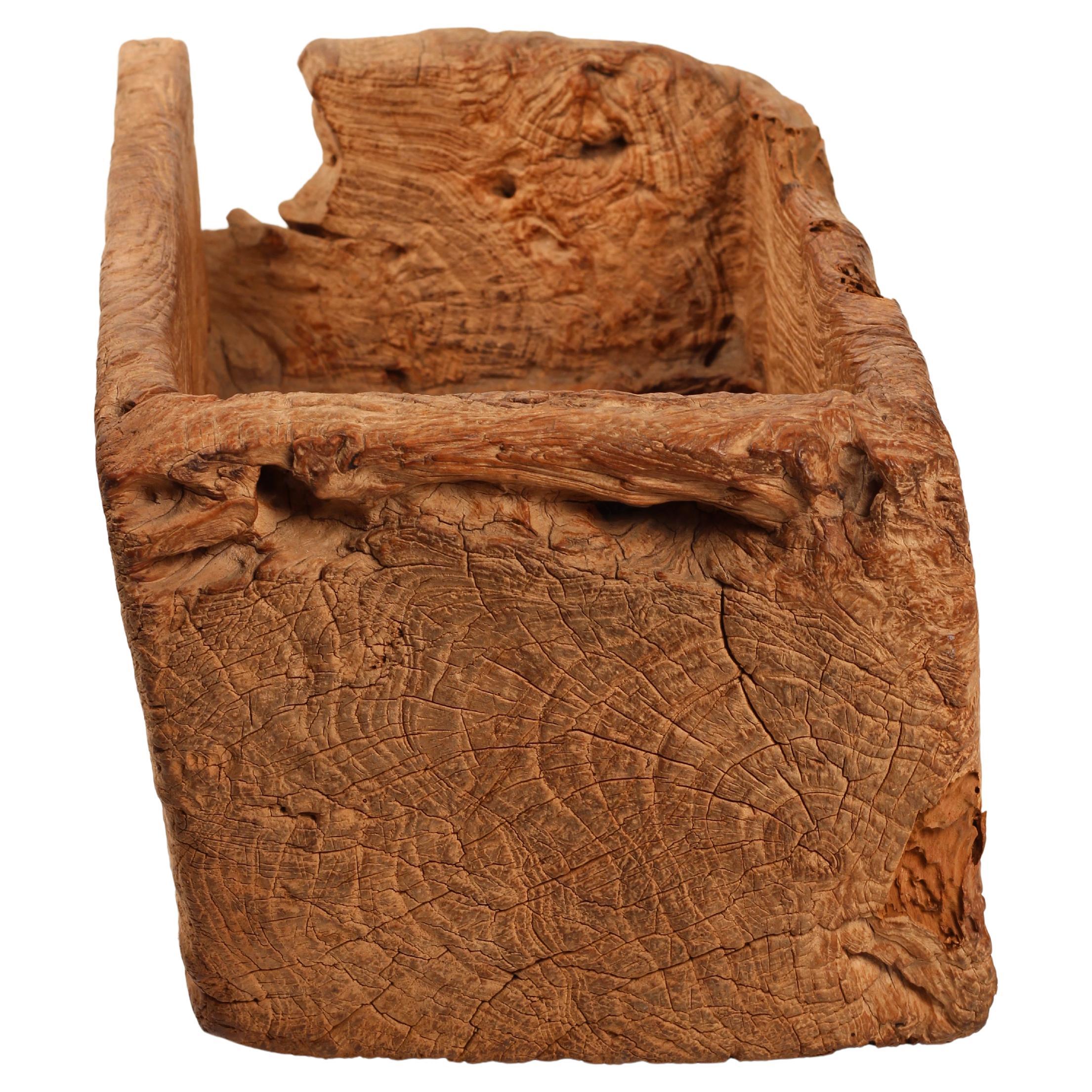 Bois de feuillus Wabi-Sabi Primitive Wooden Trough - Vessel Lombok sculpté à la main en vente