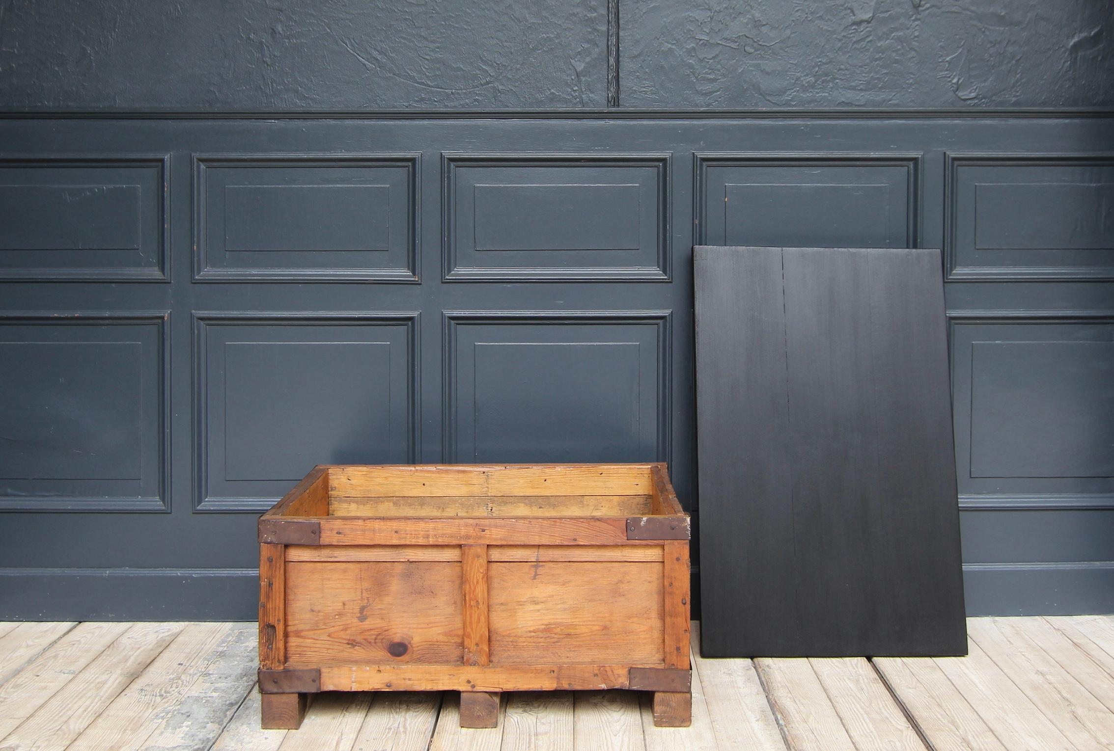 Wabi Sabi Reclaimed Coffee Table In Good Condition In Dusseldorf, DE