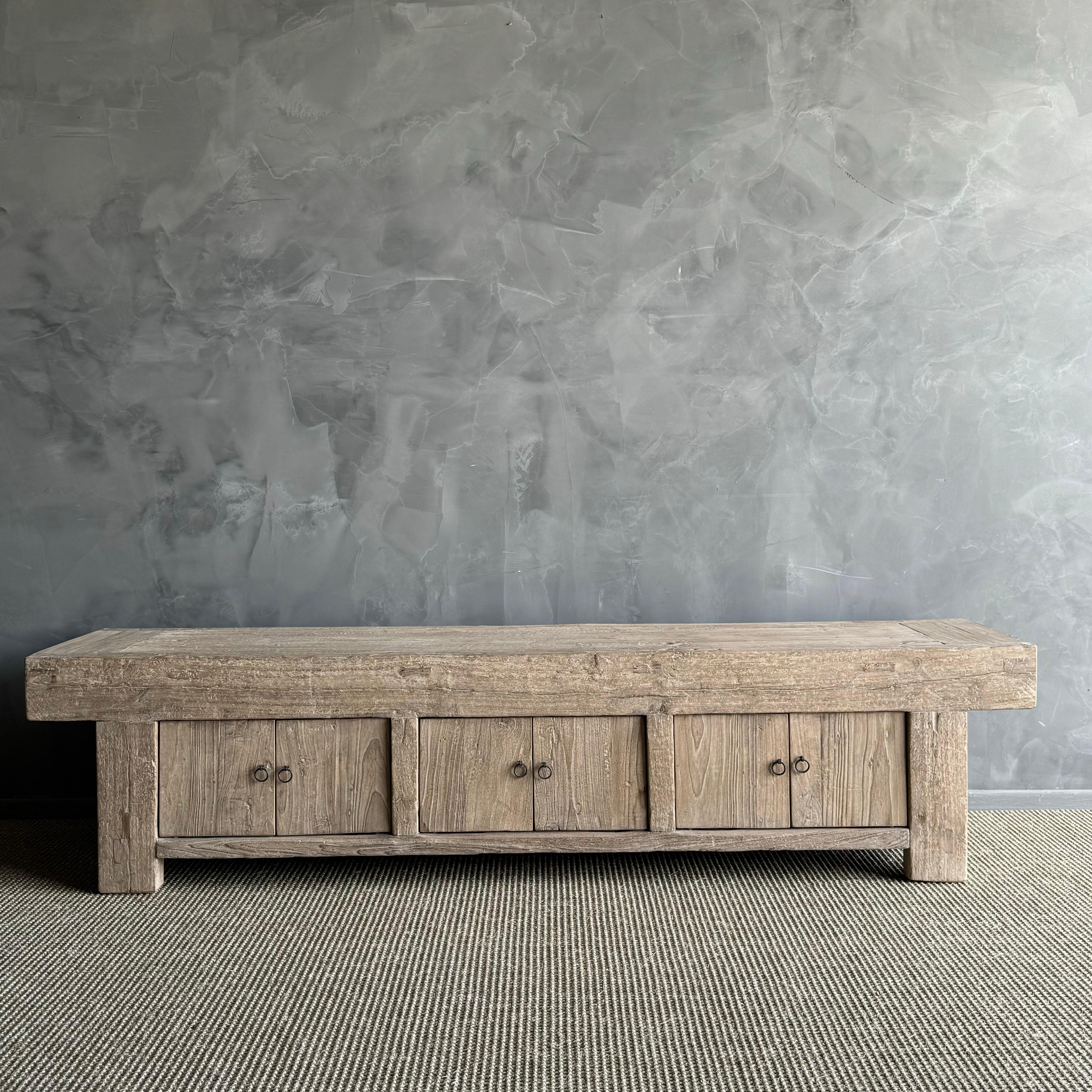 Organique Wabi Sabi Banc en bois d'orme récupéré avec rangement