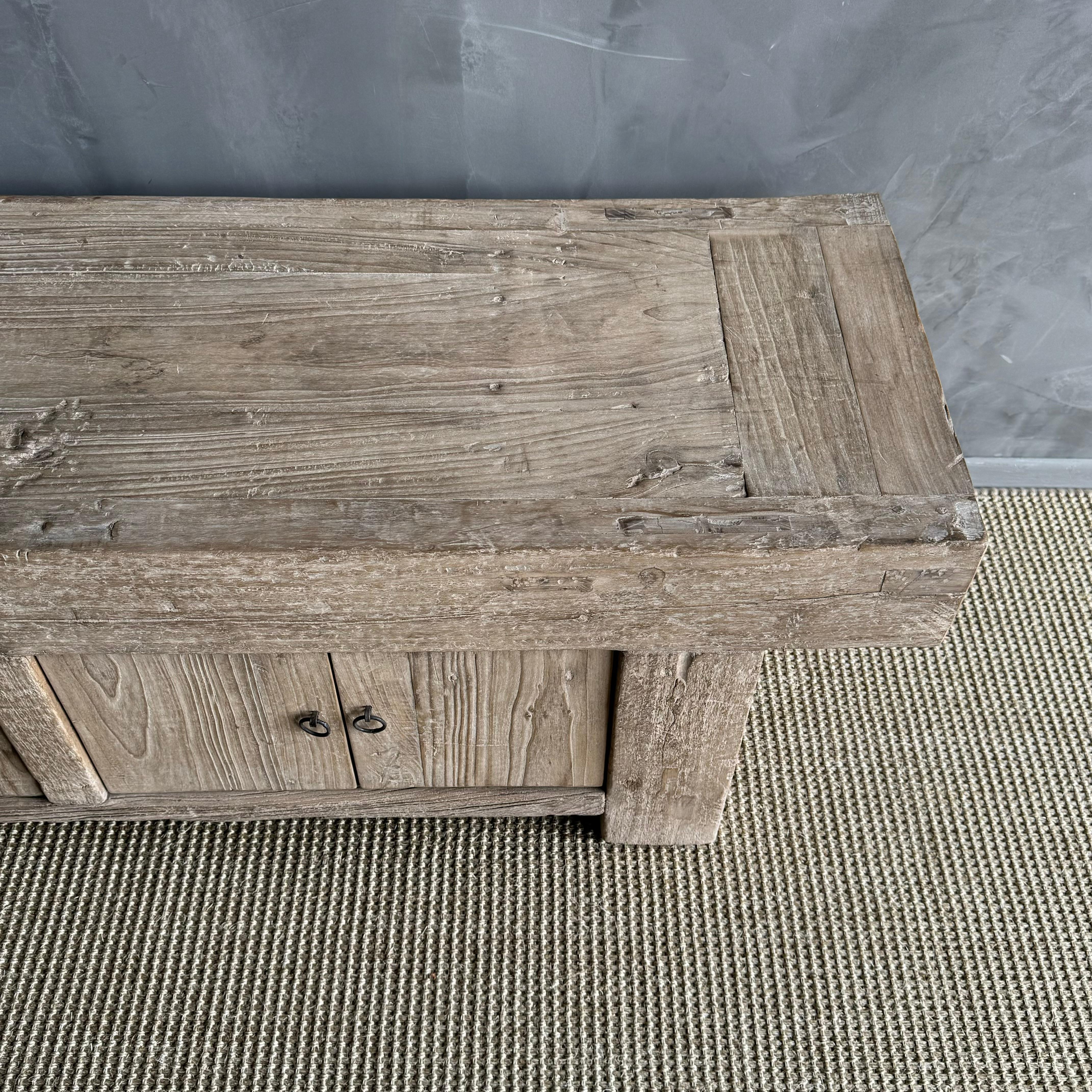 XXIe siècle et contemporain Wabi Sabi Banc en bois d'orme récupéré avec rangement