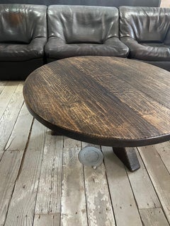 Mesa de centro redonda Wabi Sabi teñida de oscuro, Francia circa 1940s
