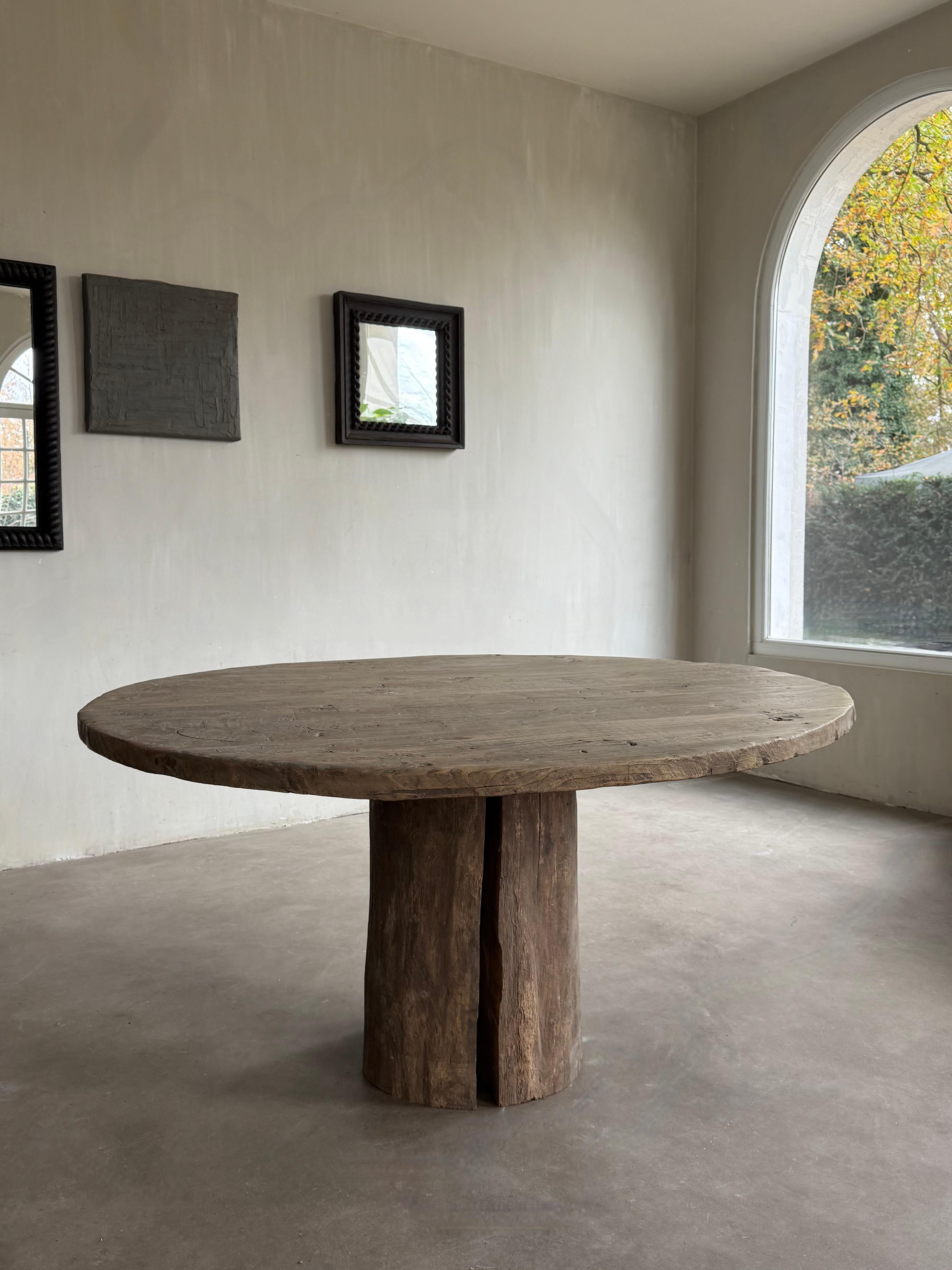 Minimaliste Table ronde Wabi Sabi en vente
