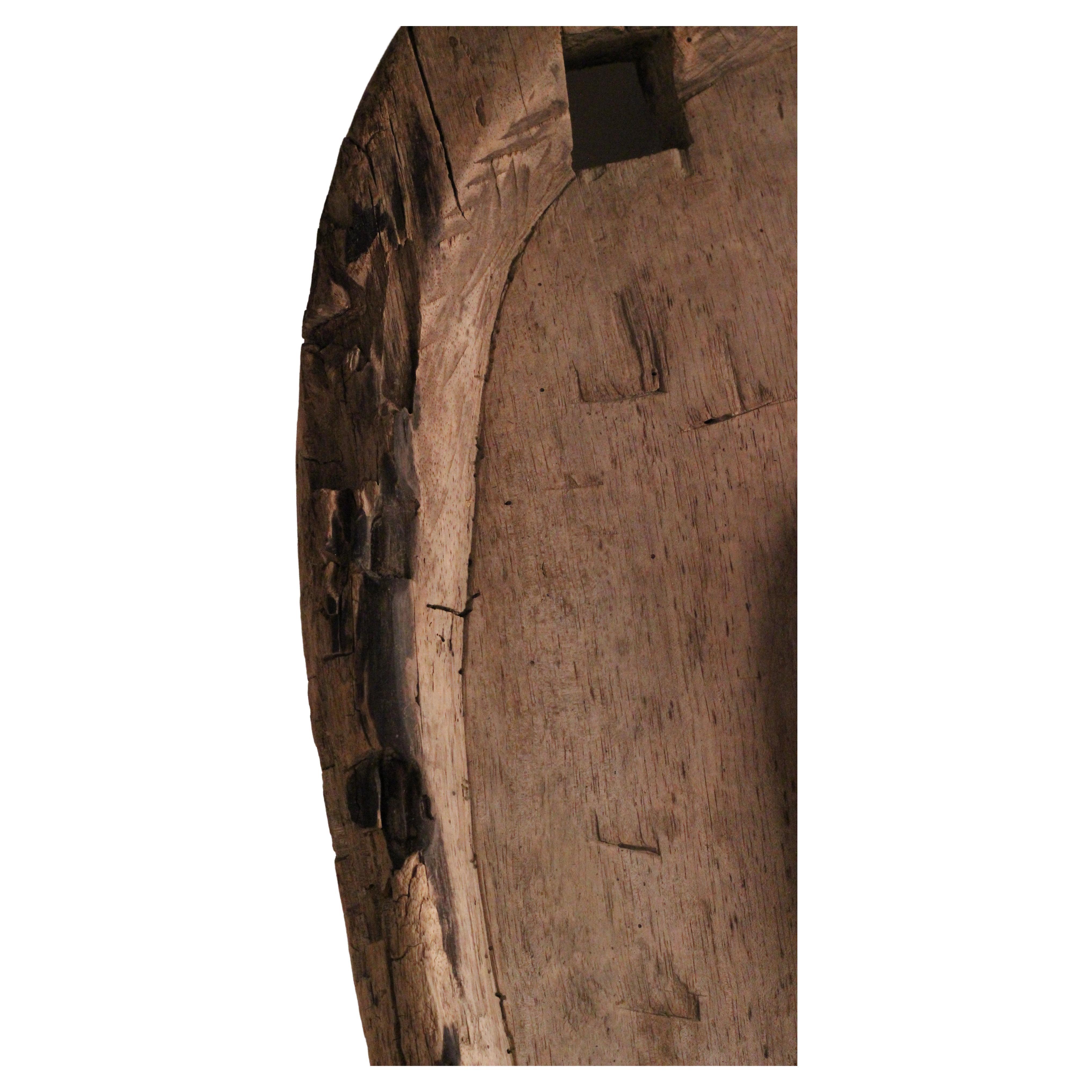 Wabi-Sabi Skulpturale Assemblage: Afrikanische Mitsogo-Maske und Tofu-Mahlwerksbasis im Angebot 1