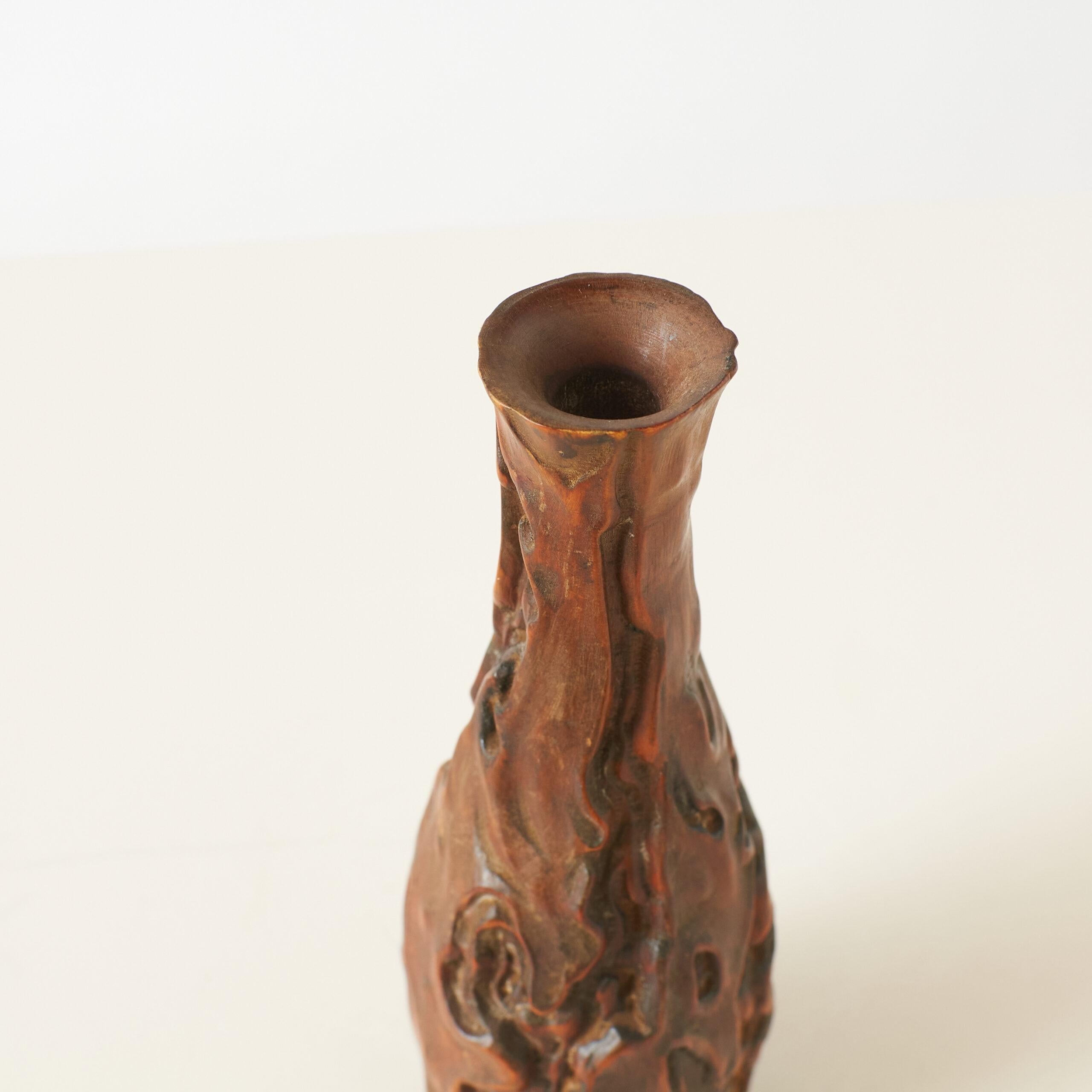 Chinois Vase en bois de bouleau sculpté de style Wabi Sabi en vente